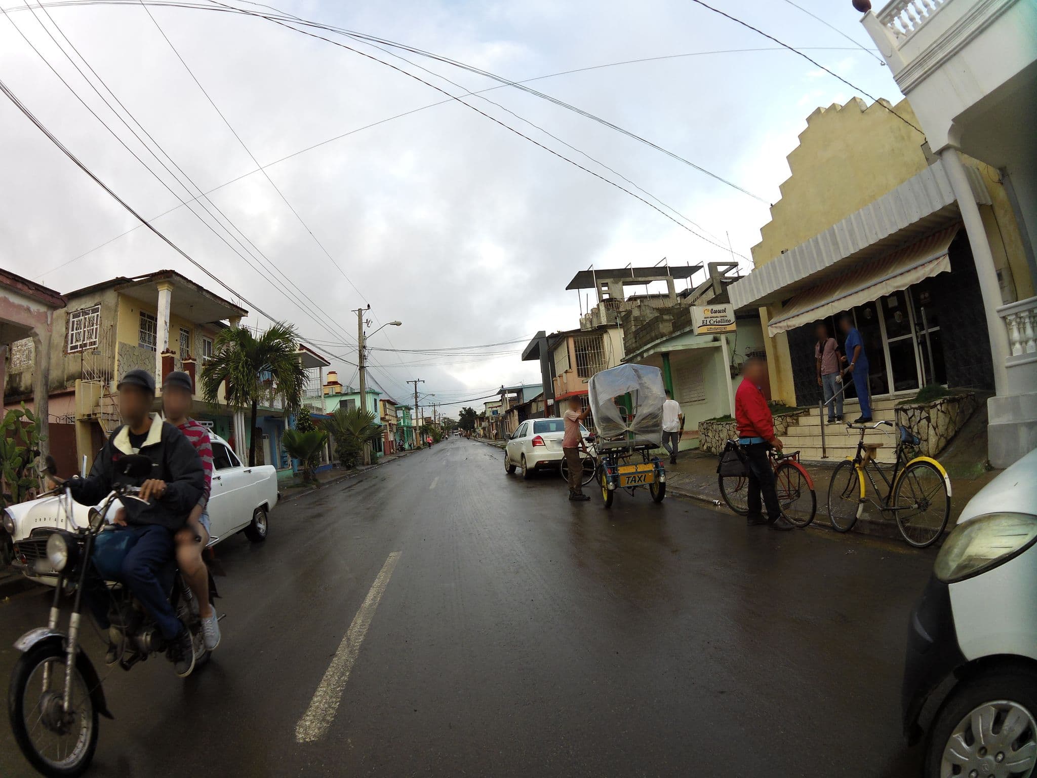 Street view near Renta En Divisas, Las Tunas — © mronewheeldrive (CC BY-SA · Mapillary)
