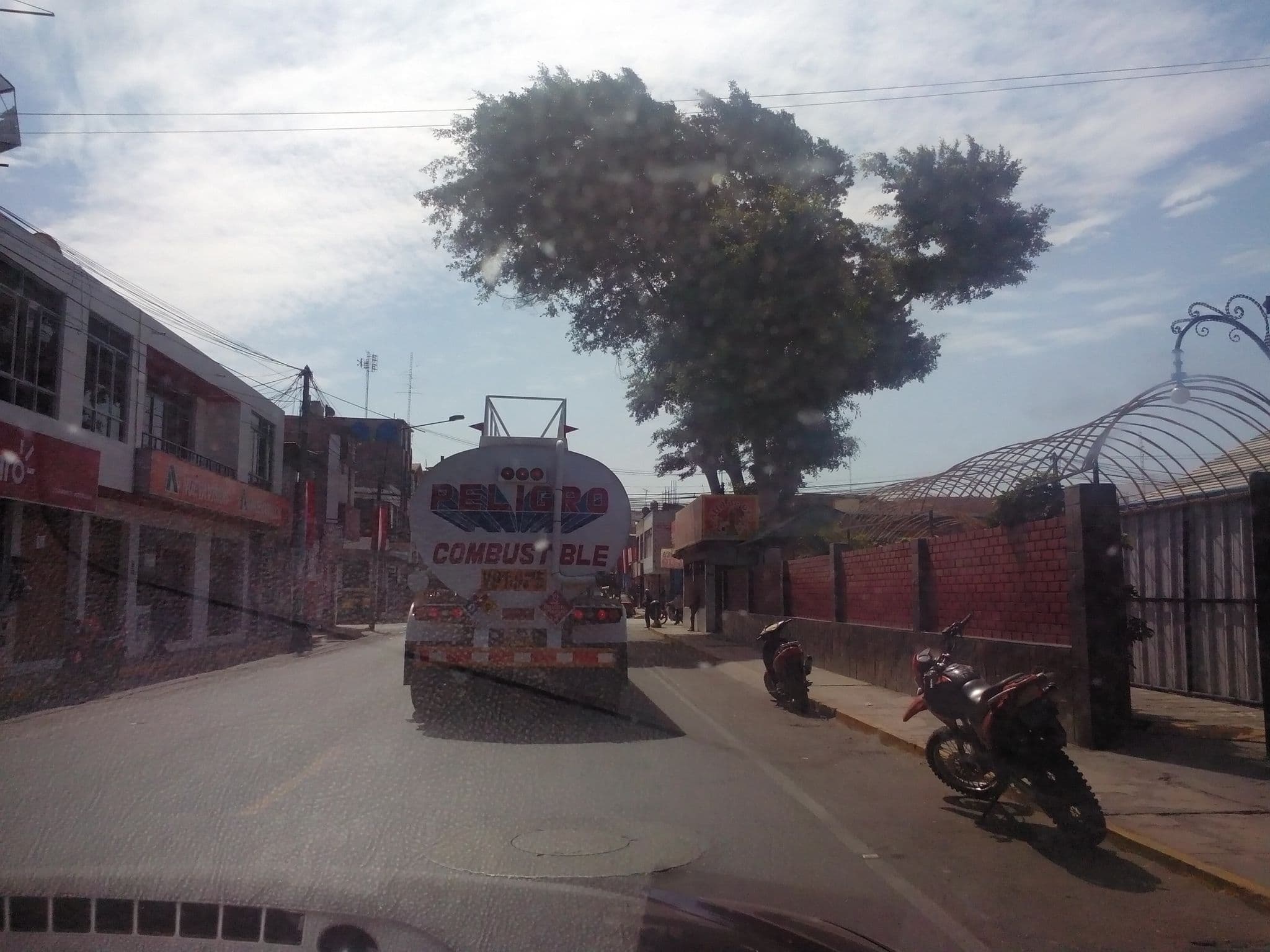 Street view near Hotel de turistas - Camana, Camaná — © derfred (CC BY-SA · Mapillary)