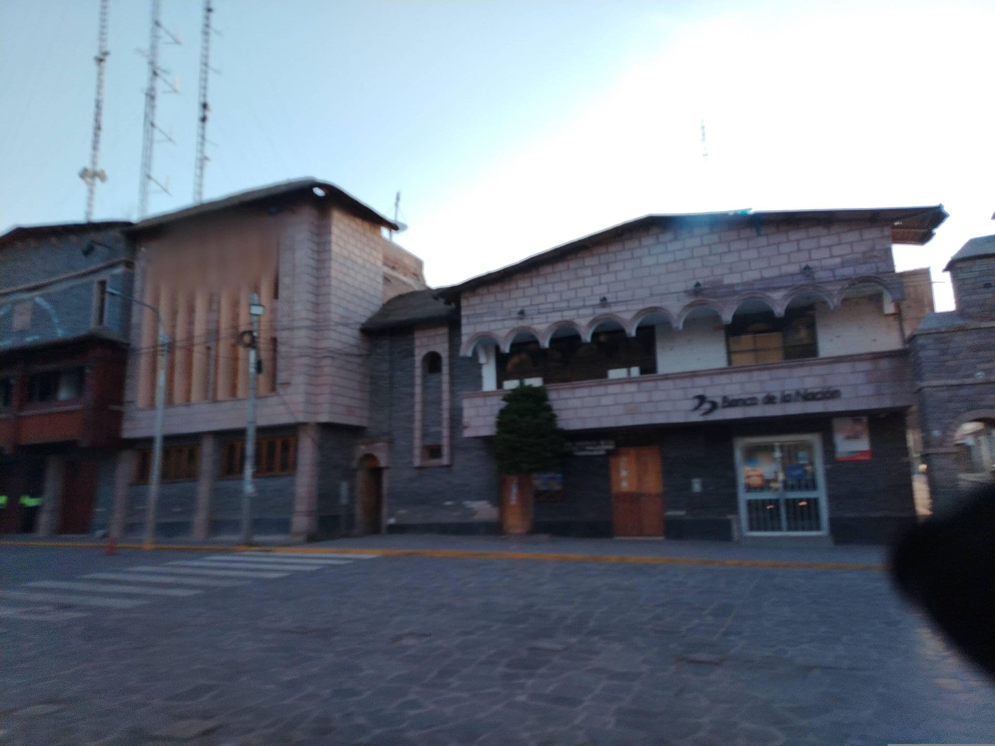 Street view near La Pascana del Inka, Chivay — © J_M_M (CC BY-SA · Mapillary)