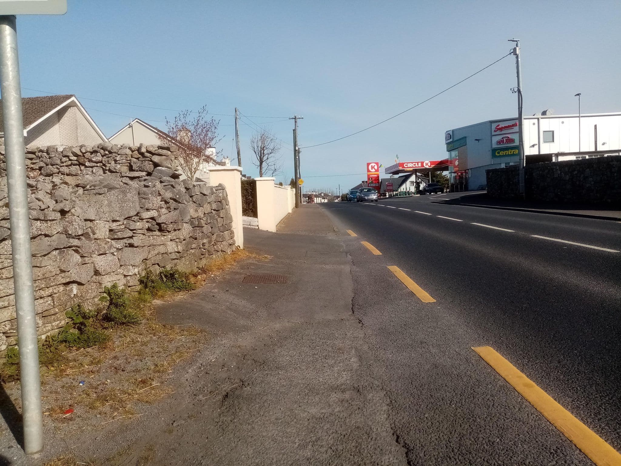 Street view near Mont Soleil - Flaine, Moycullen — © Tyrhugh1 (CC BY-SA · Mapillary)