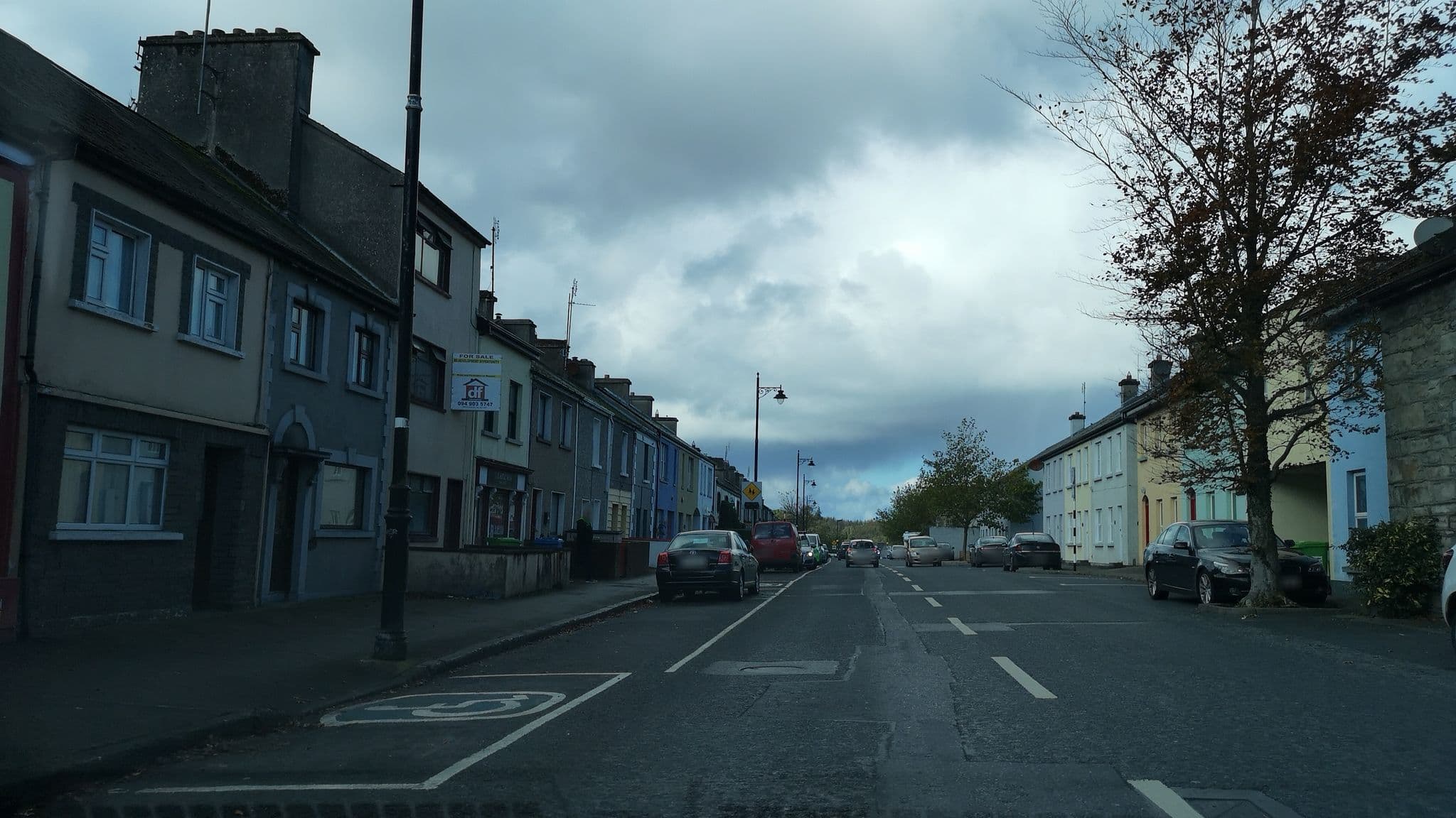 Street view near Cu Chulainns B&B, Westport — © dacor (CC BY-SA · Mapillary)