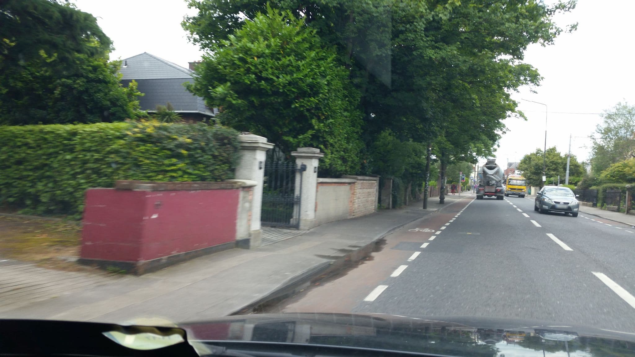 Street view near Roslin Lodge, Terenure — © debigc (CC BY-SA · Mapillary)