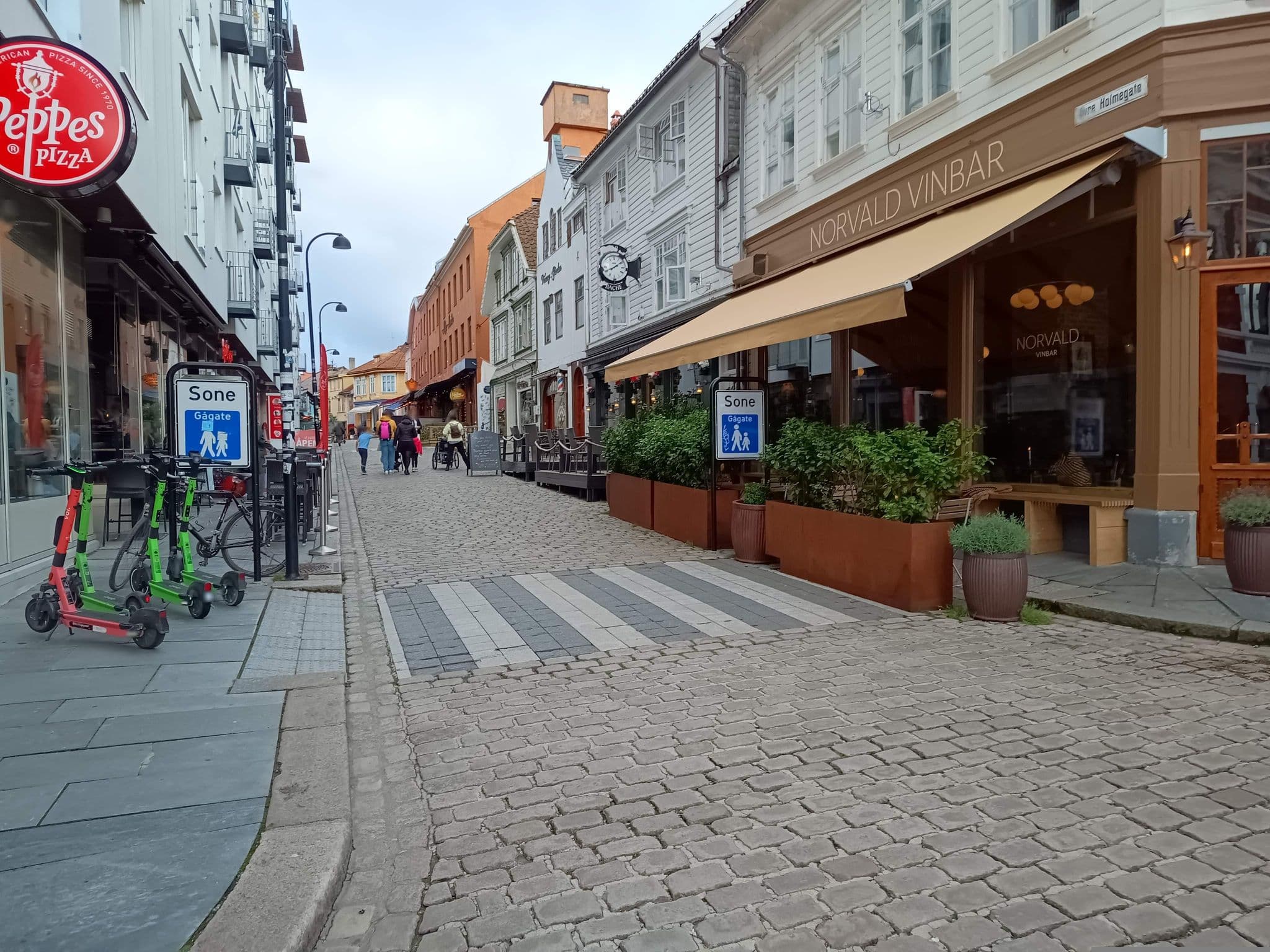 Street view near Chek, Stavanger — © Albergarri788 (CC BY-SA · Mapillary)