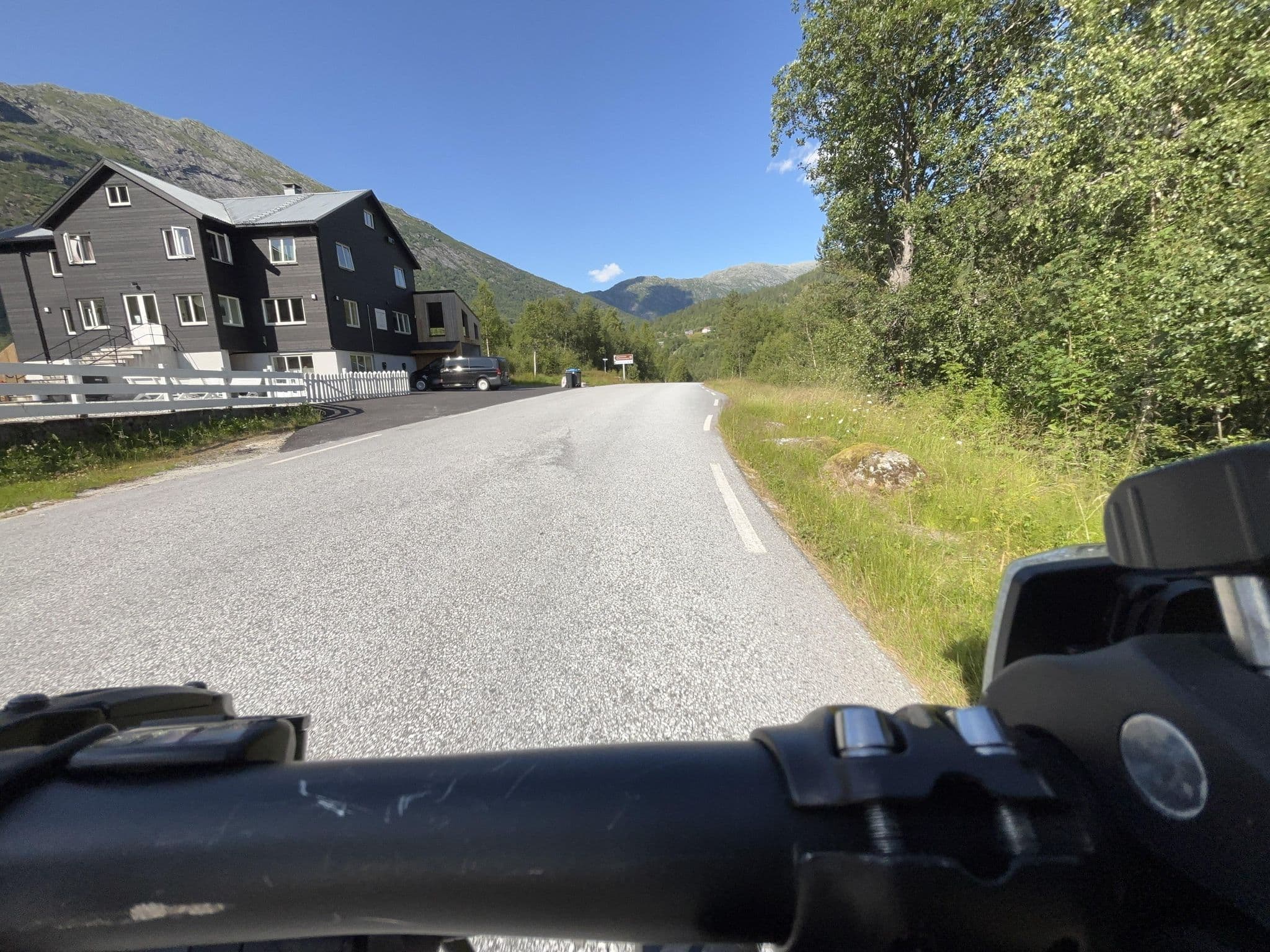 Street view near Nigardsbreen Gjesteheim, Luster — © sontor (CC BY-SA · Mapillary)