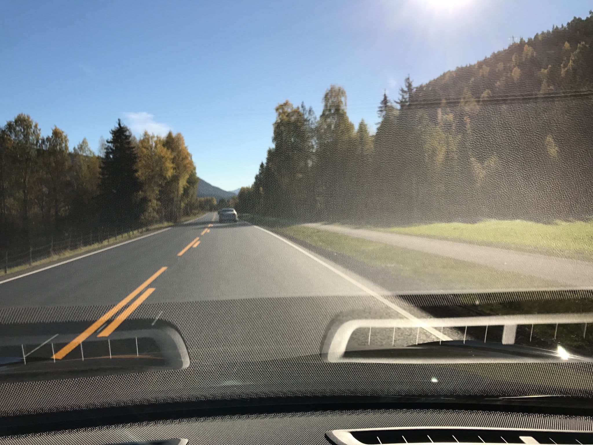 Street view near Sutøya, Nesbyen — © derzornigemarkus (CC BY-SA · Mapillary)