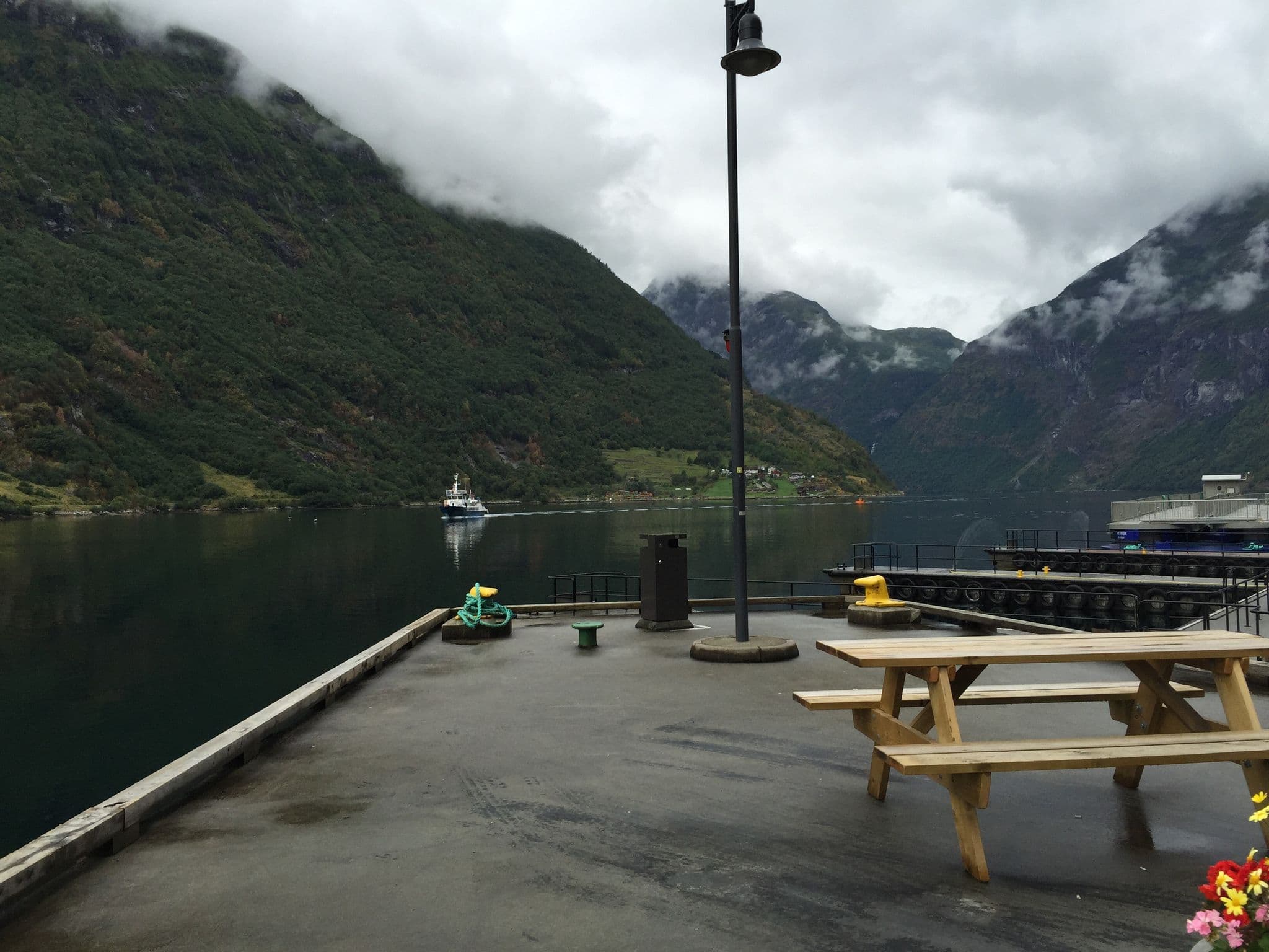 Street view near Fjeltun camping, Stranda — © simen (CC BY-SA · Mapillary)