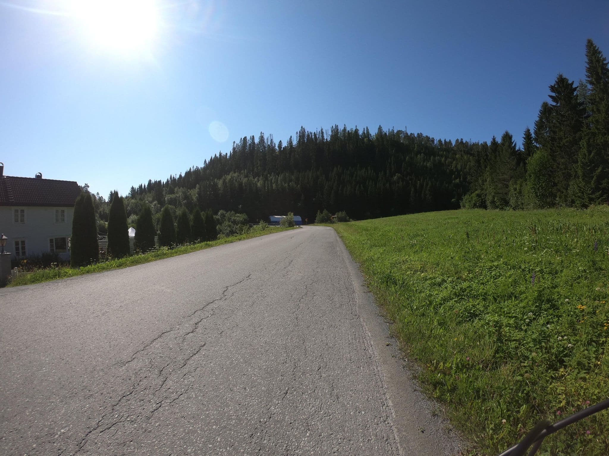 Street view near Røvik's Bed&horses, Hommelvik — © pbb (CC BY-SA · Mapillary)