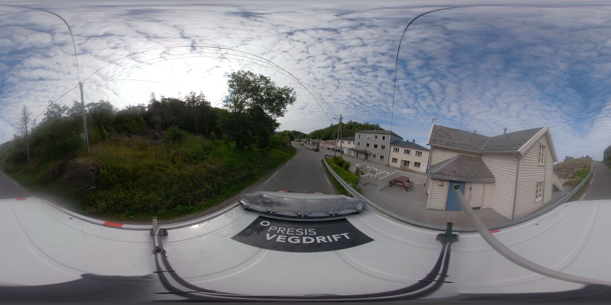 Street view near Helnessund Brygger, Løding — © catoandersen (CC BY-SA · Mapillary)