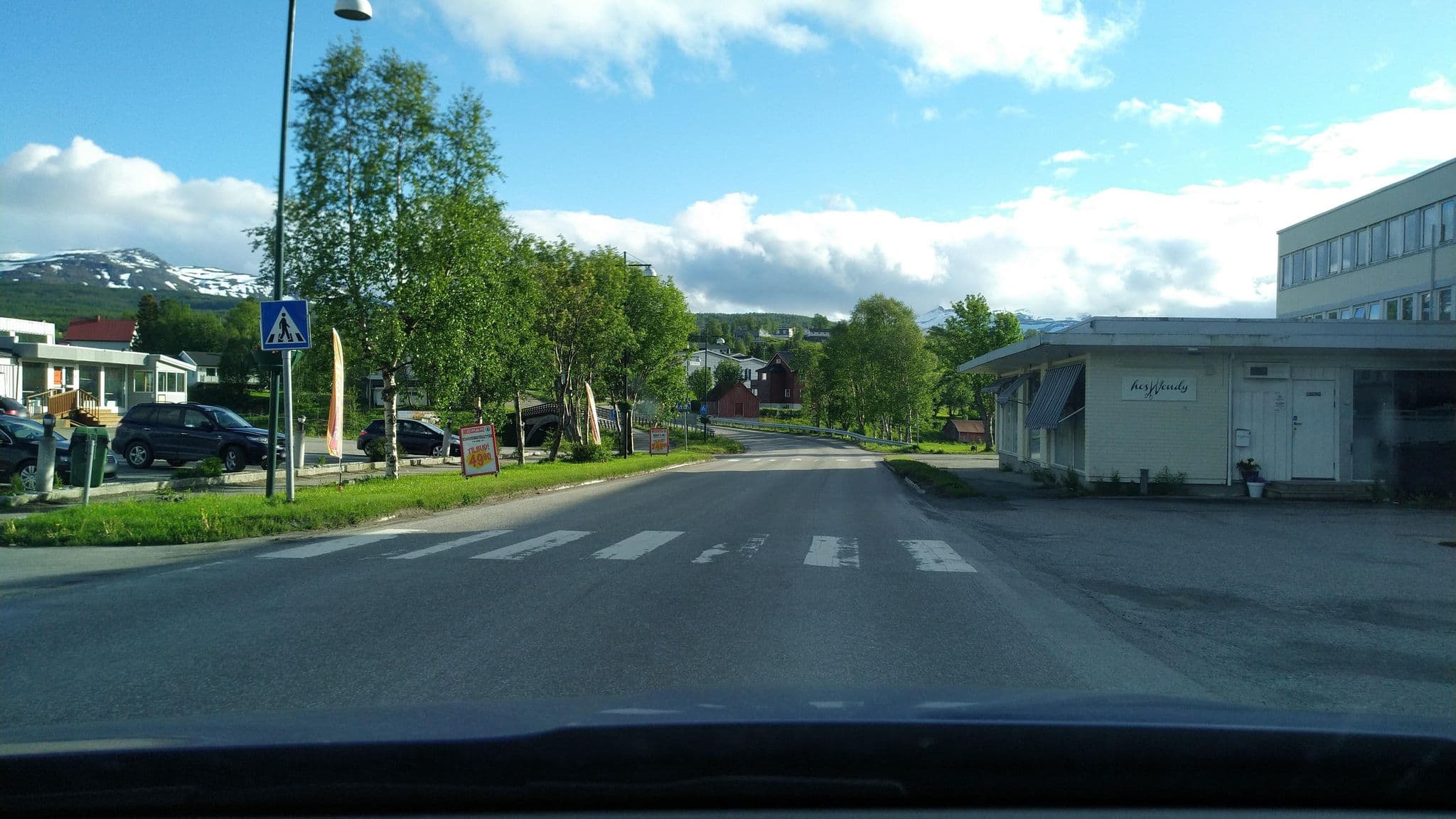 Street view near Sørreis Hotell, Finnsnes — © oyvind (CC BY-SA · Mapillary)