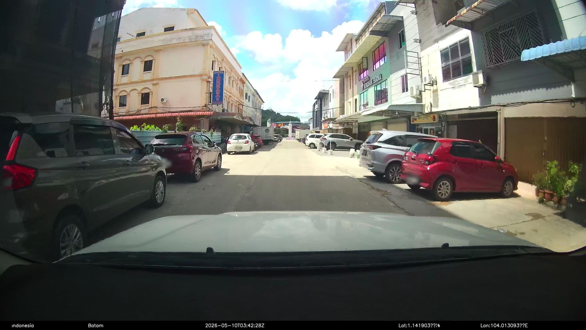 Street view near Winsor Hotel, Batam — © Kaart---FRONT (CC BY-SA · Mapillary)