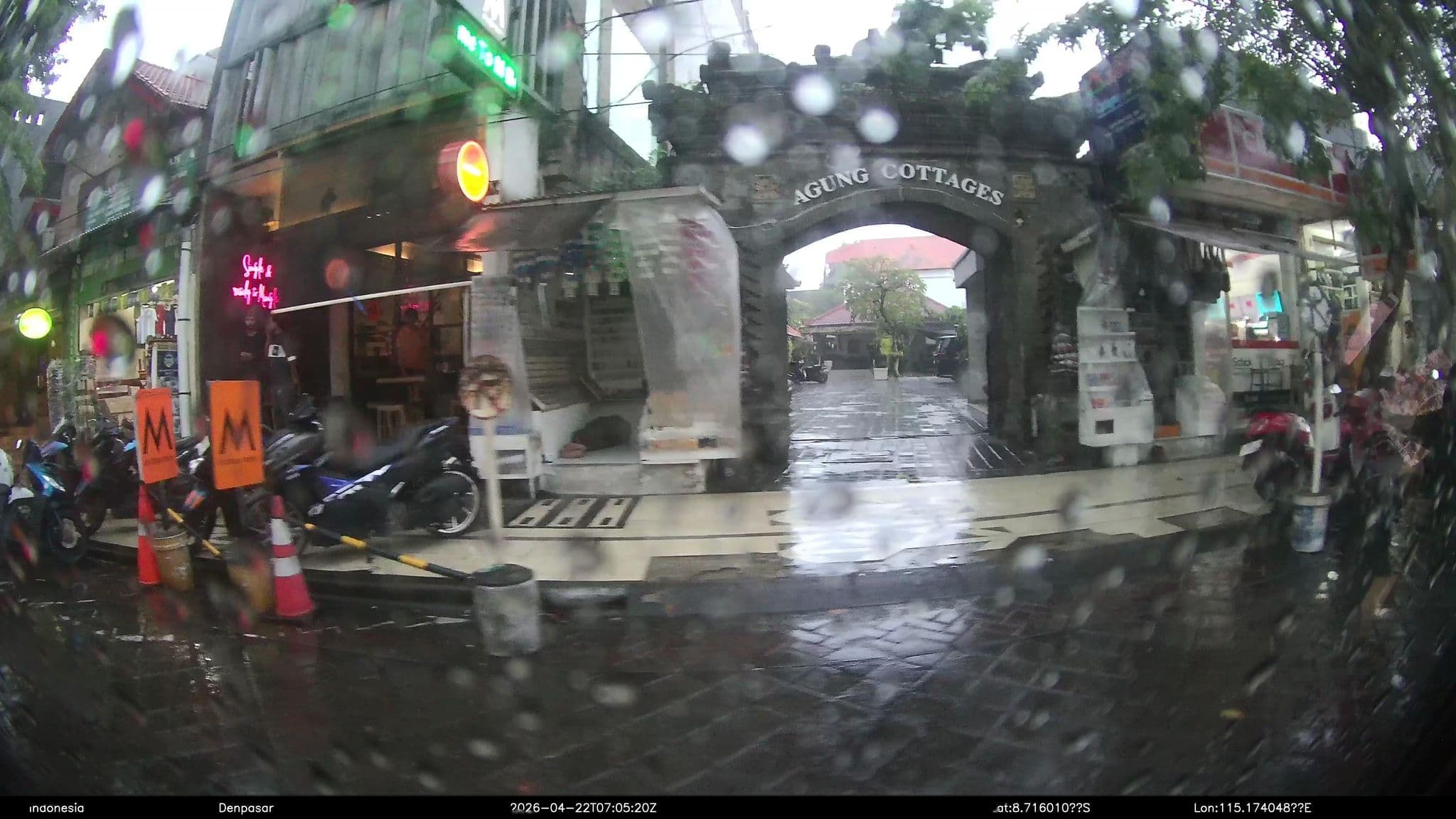 Street view near Agung Cottages, Kuta