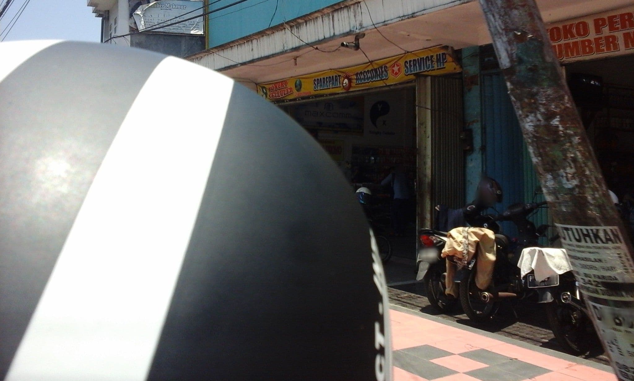 Street view near Hotel Kartika, Jember — © arizalkawamuna (CC BY-SA · Mapillary)