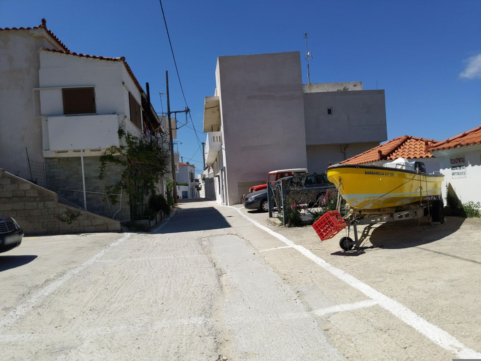 Street view near Family Hotel Meltemi, Batsíon — © drid (CC BY-SA · Mapillary)