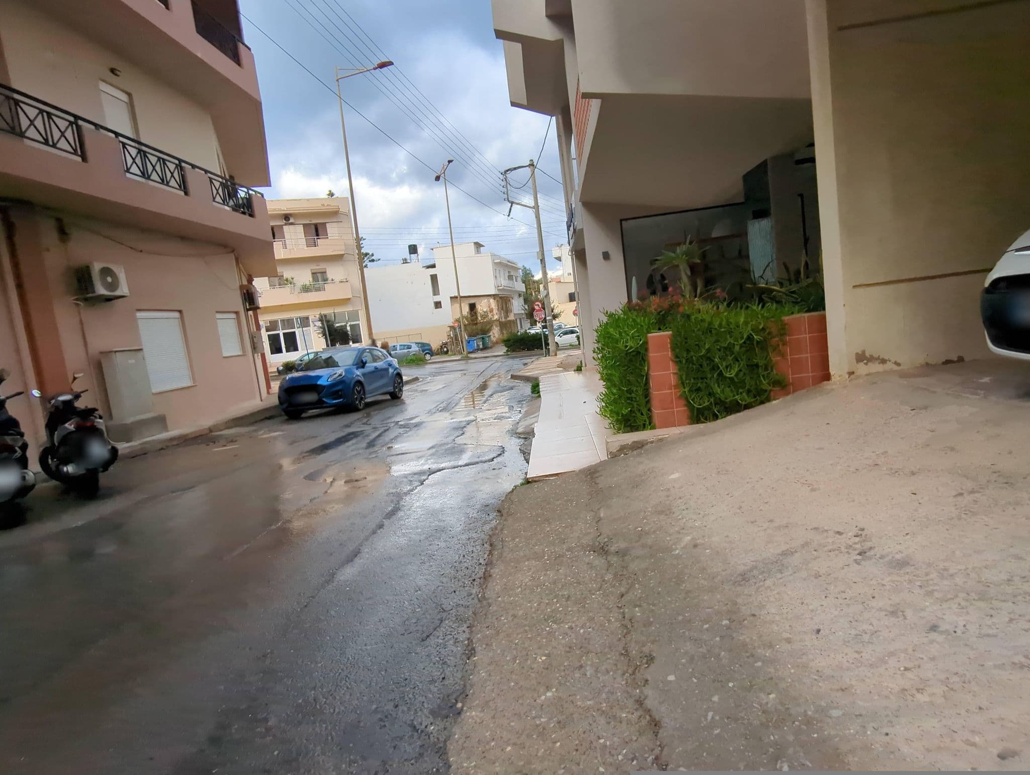 Street view near Pavo Art Hotel, Irákleion — © miguel_andrade (CC BY-SA · Mapillary)