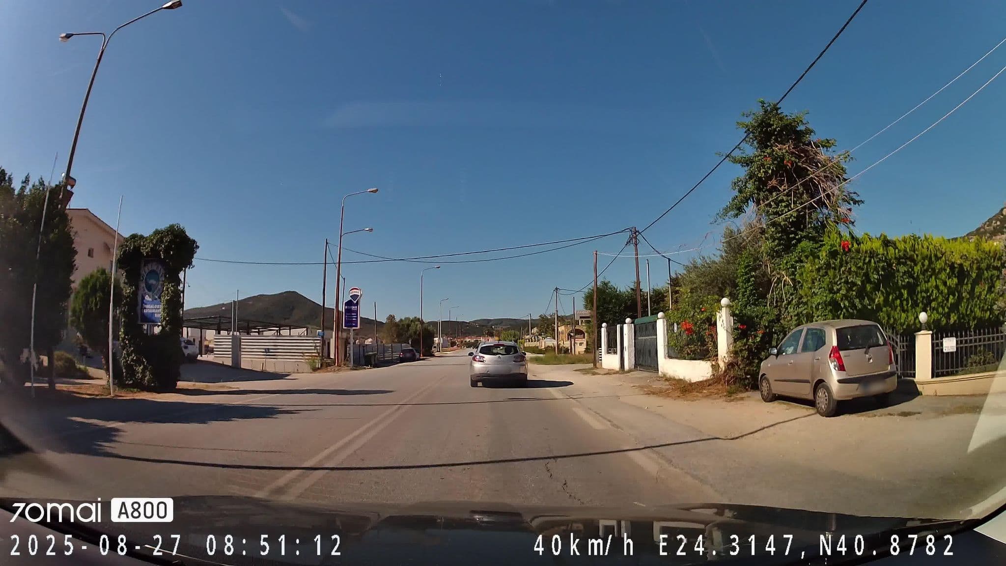 Street view near Blue Bay hotel, Néa Iraklítsa — © morflot (CC BY-SA · Mapillary)