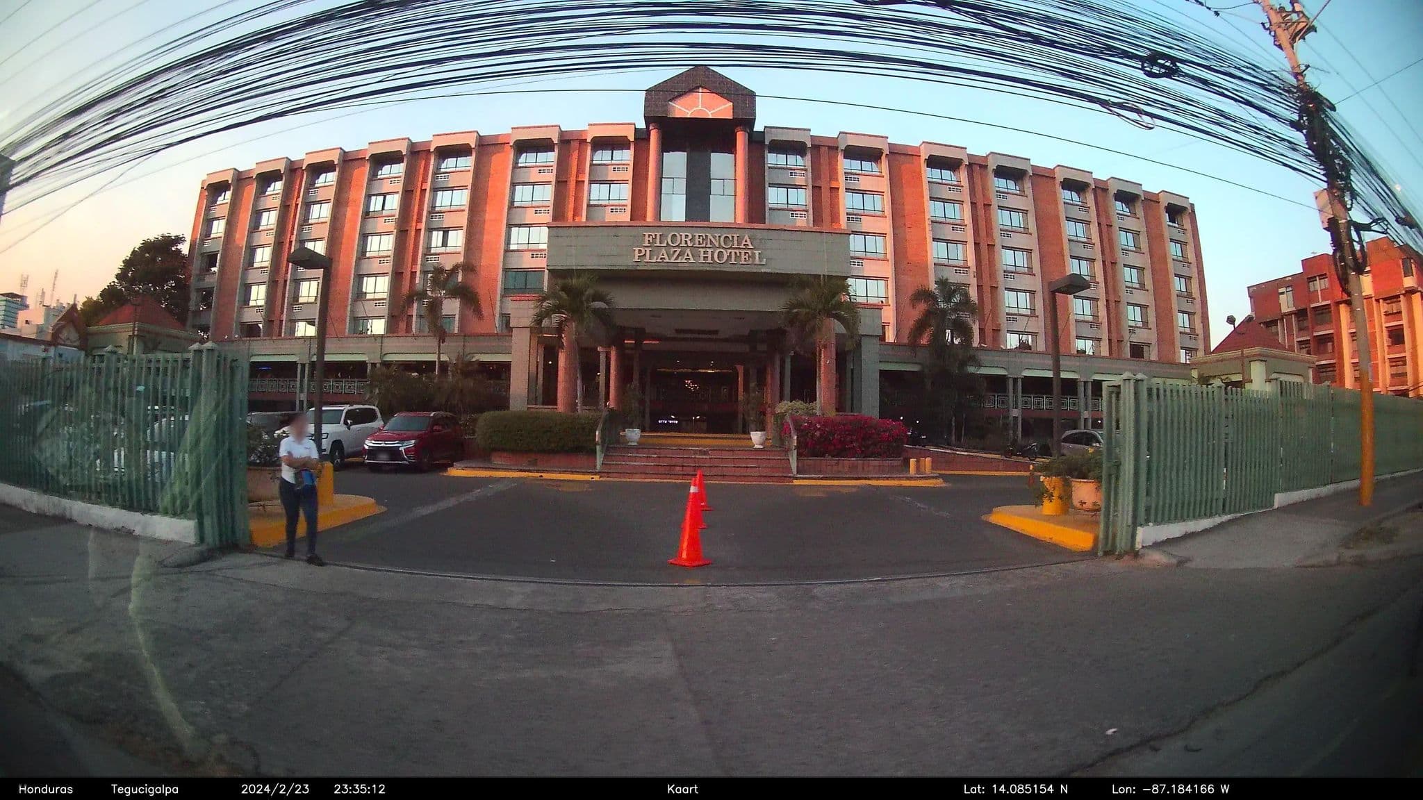 Street view near Florencia Plaza Hotel, Tegucigalpa — © kaart_3 (CC BY-SA · Mapillary)