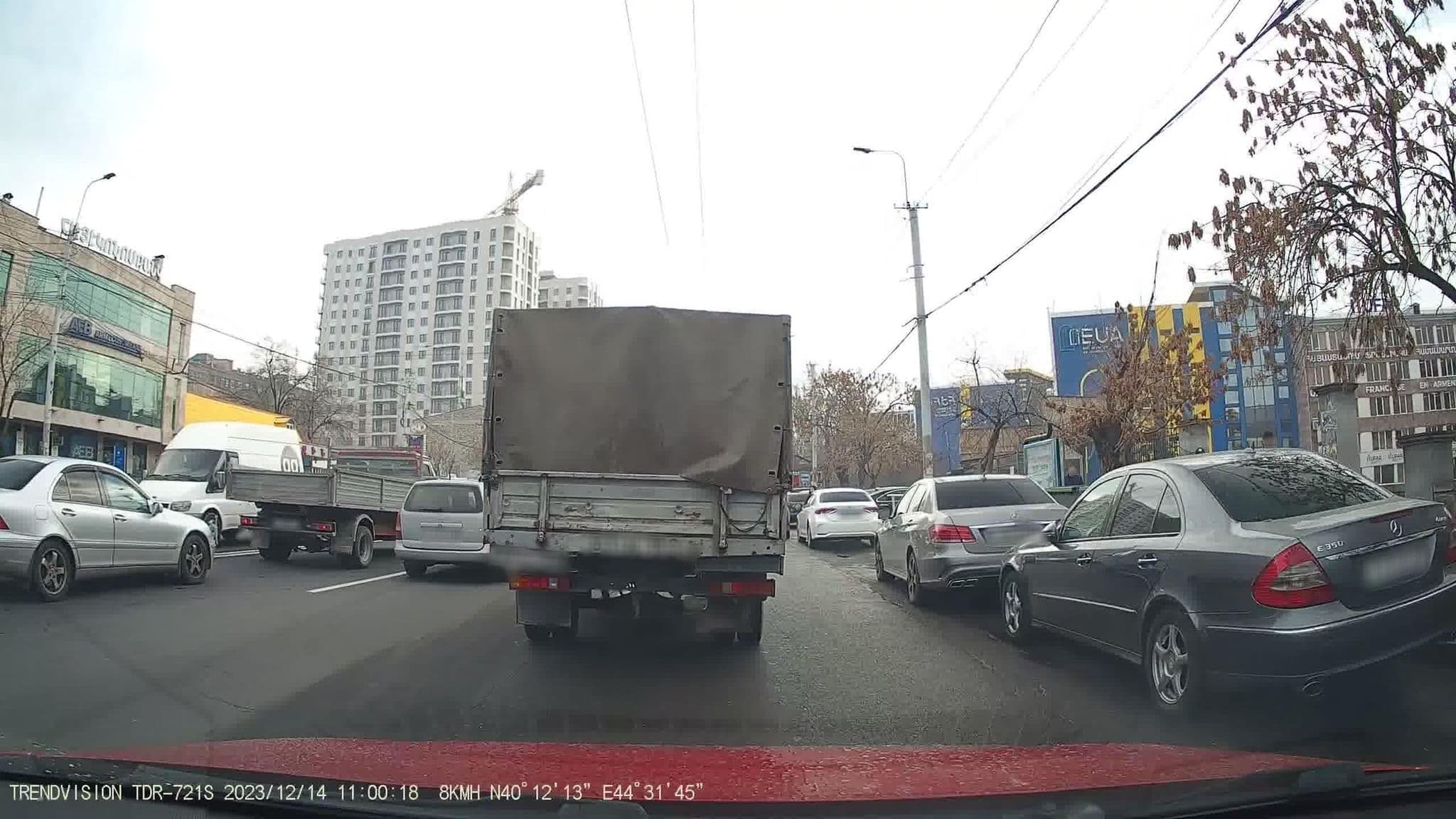 Street view near Sheldon Hotel, Kanaker-Zeytun — © noktoborus (CC BY-SA · Mapillary)