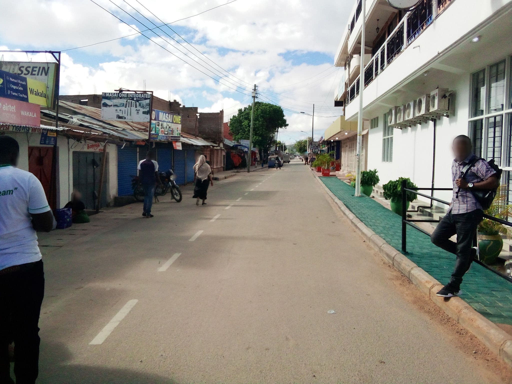Street view near Dodoma Grand Hotel, Dodoma — © tony2807 (CC BY-SA · Mapillary)