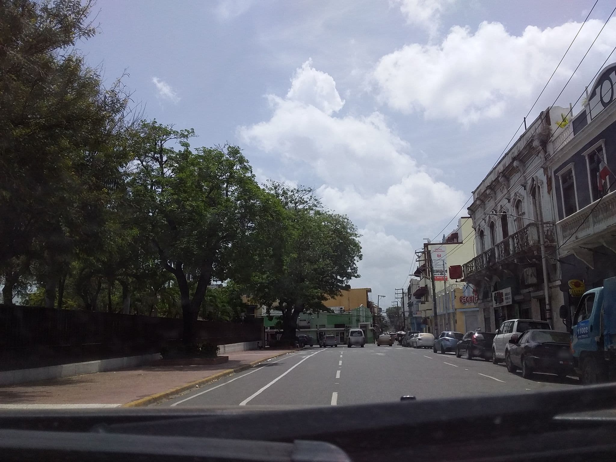 Street view near Moka.House, Santo Domingo — © citylabpucmmd8 (CC BY-SA · Mapillary)