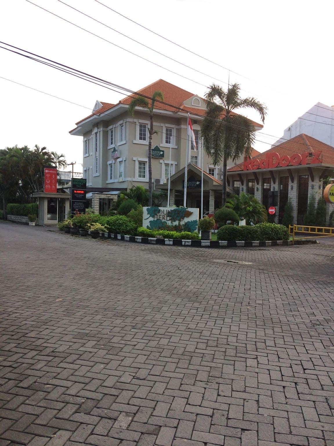 Street view near Hotel & Cottage Country Heritage Surabaya, Surabaya