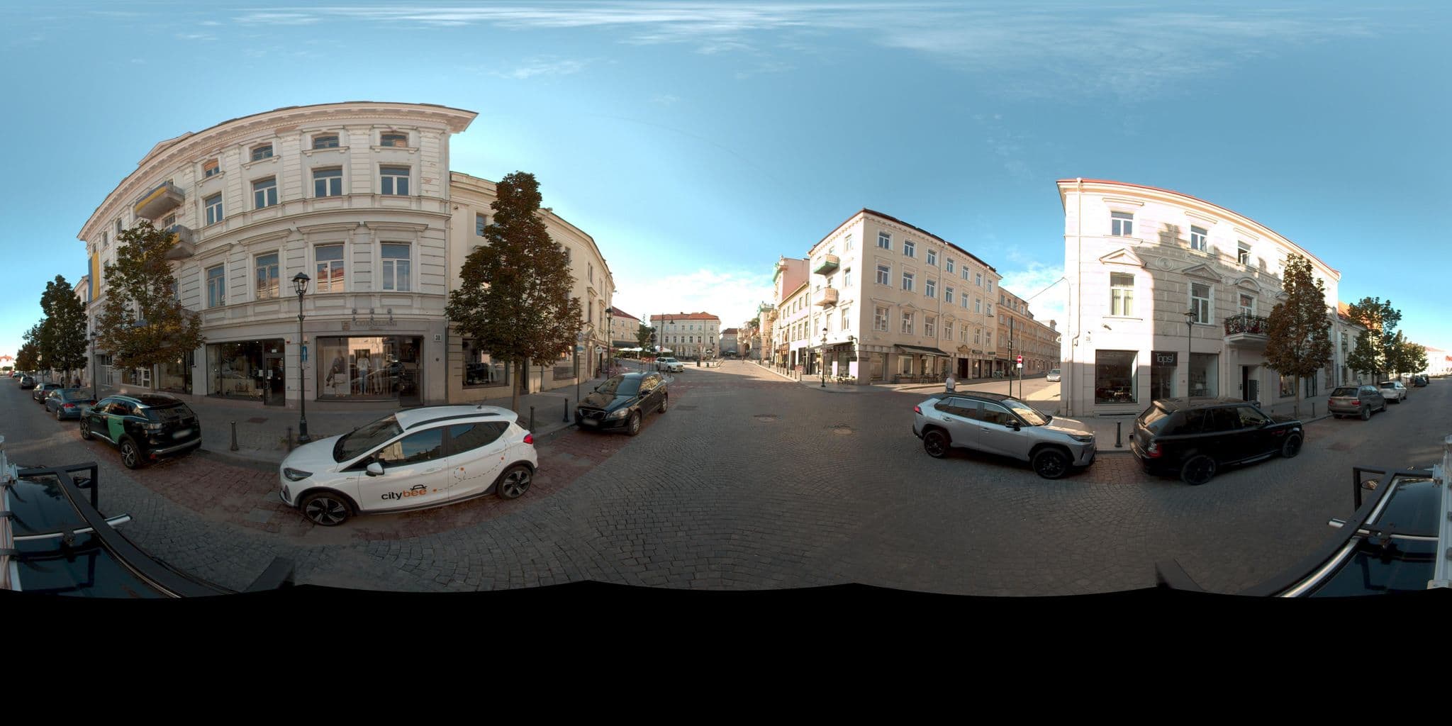 Street view near Town Hall Square Apartments, Naujamiestis — © vms (CC BY-SA · Mapillary)