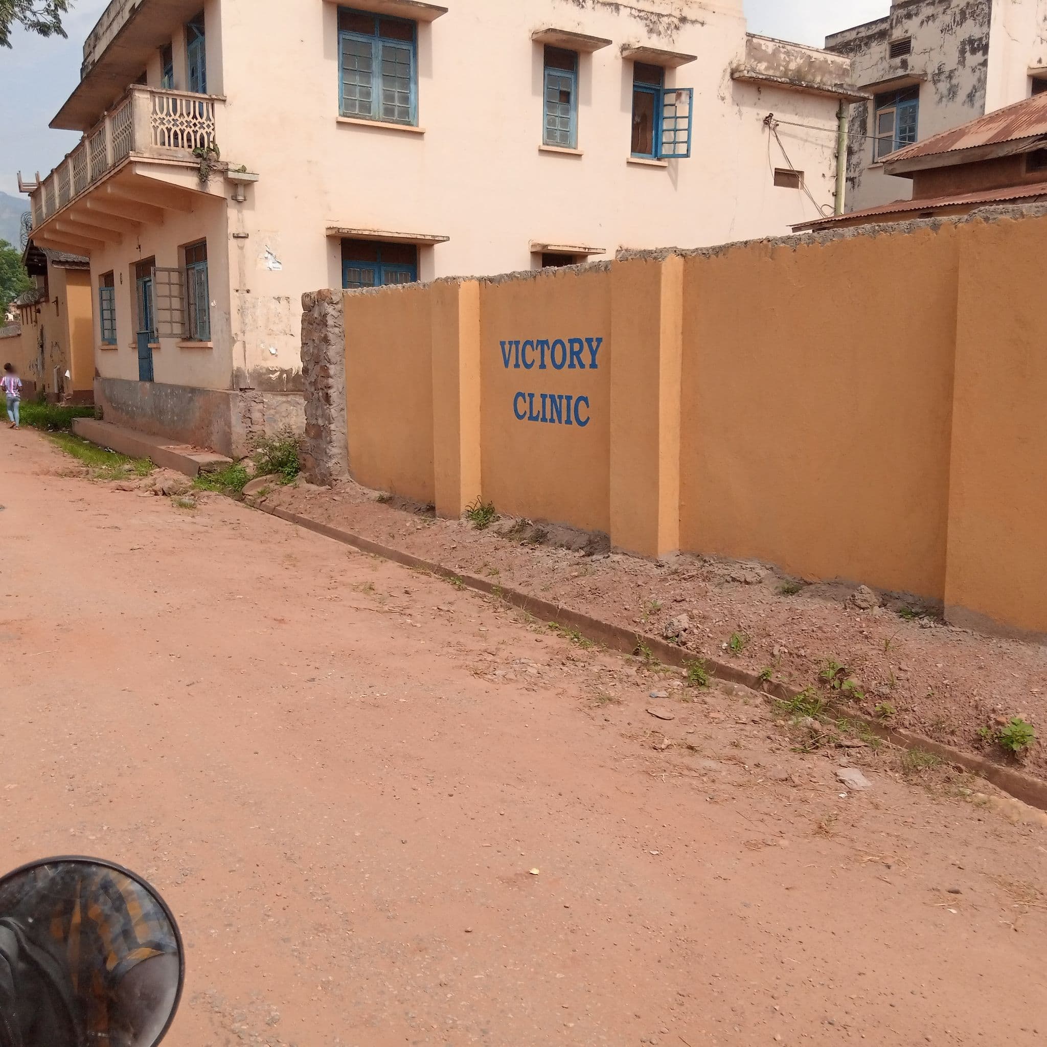 Street view near Kanoos hope complex Inn, Mbale — © evlyntumwah (CC BY-SA · Mapillary)