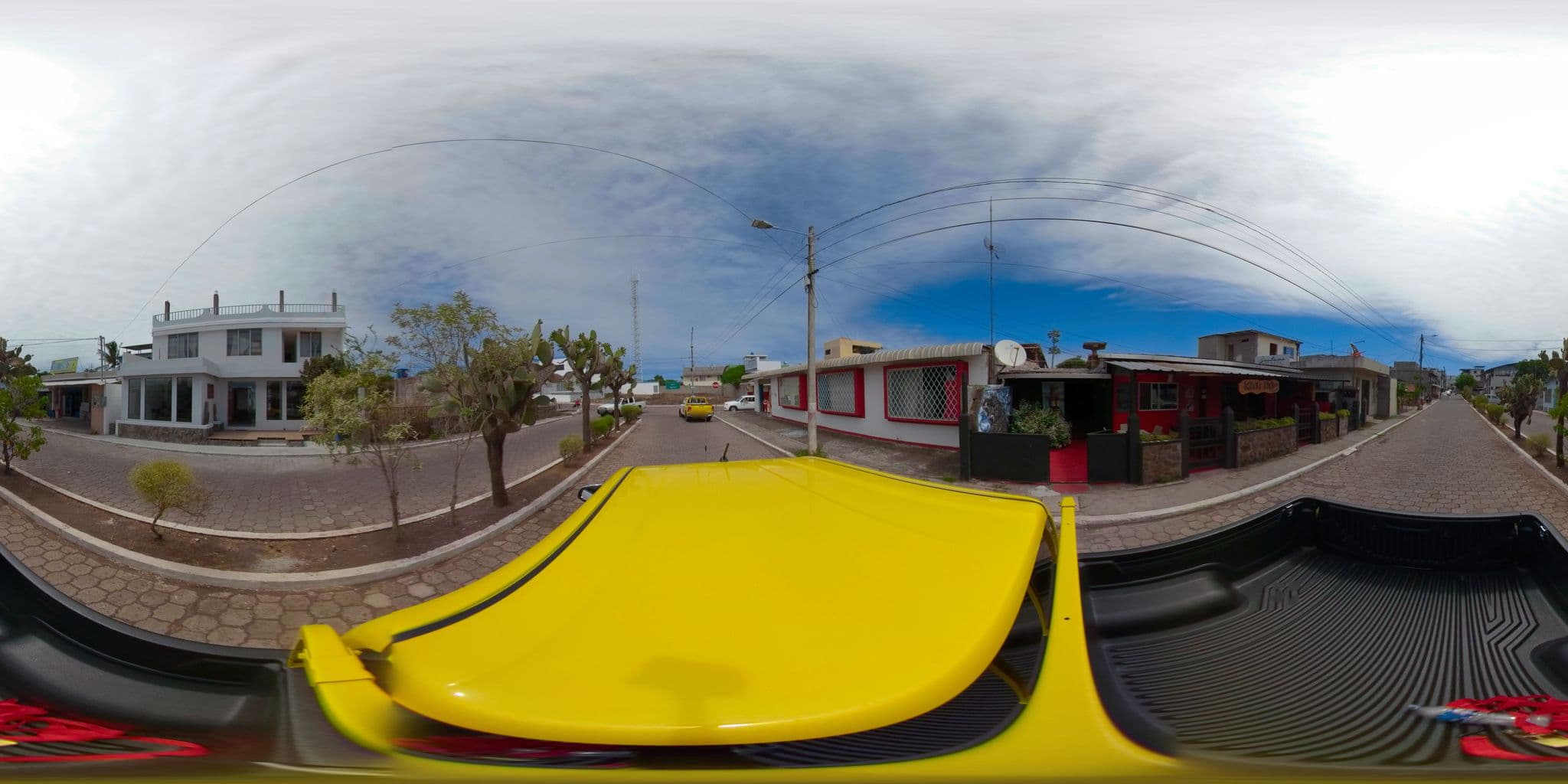 Street view near Hostal Cactus, Puerto Baquerizo Moreno — © sdanielzer (CC BY-SA · Mapillary)