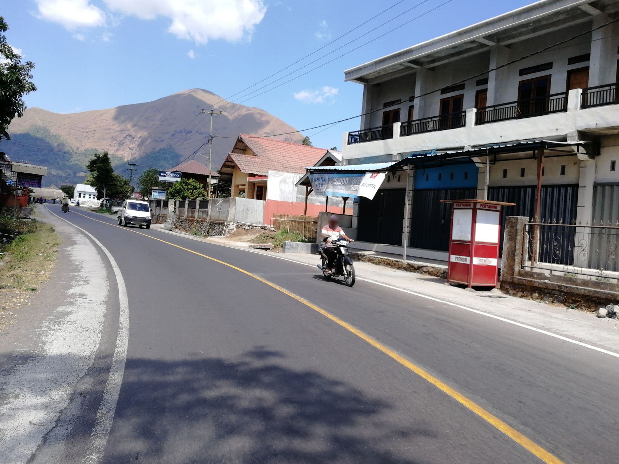 Street view near sopo trisnu home stay, Labuan Lombok — © thewayofmando (CC BY-SA · Mapillary)