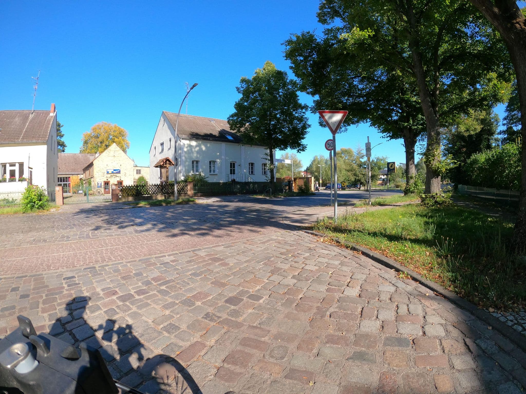 Street view near A. Schönberg Dauer-Camping Heiligensee, Heiligensee — © macsico (CC BY-SA · Mapillary)