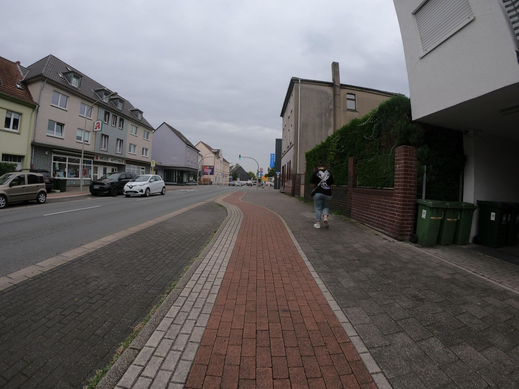 Street view near LiRo Hotels | Oberhausen, Oberhausen — © geogladbecker (CC BY-SA · Mapillary)