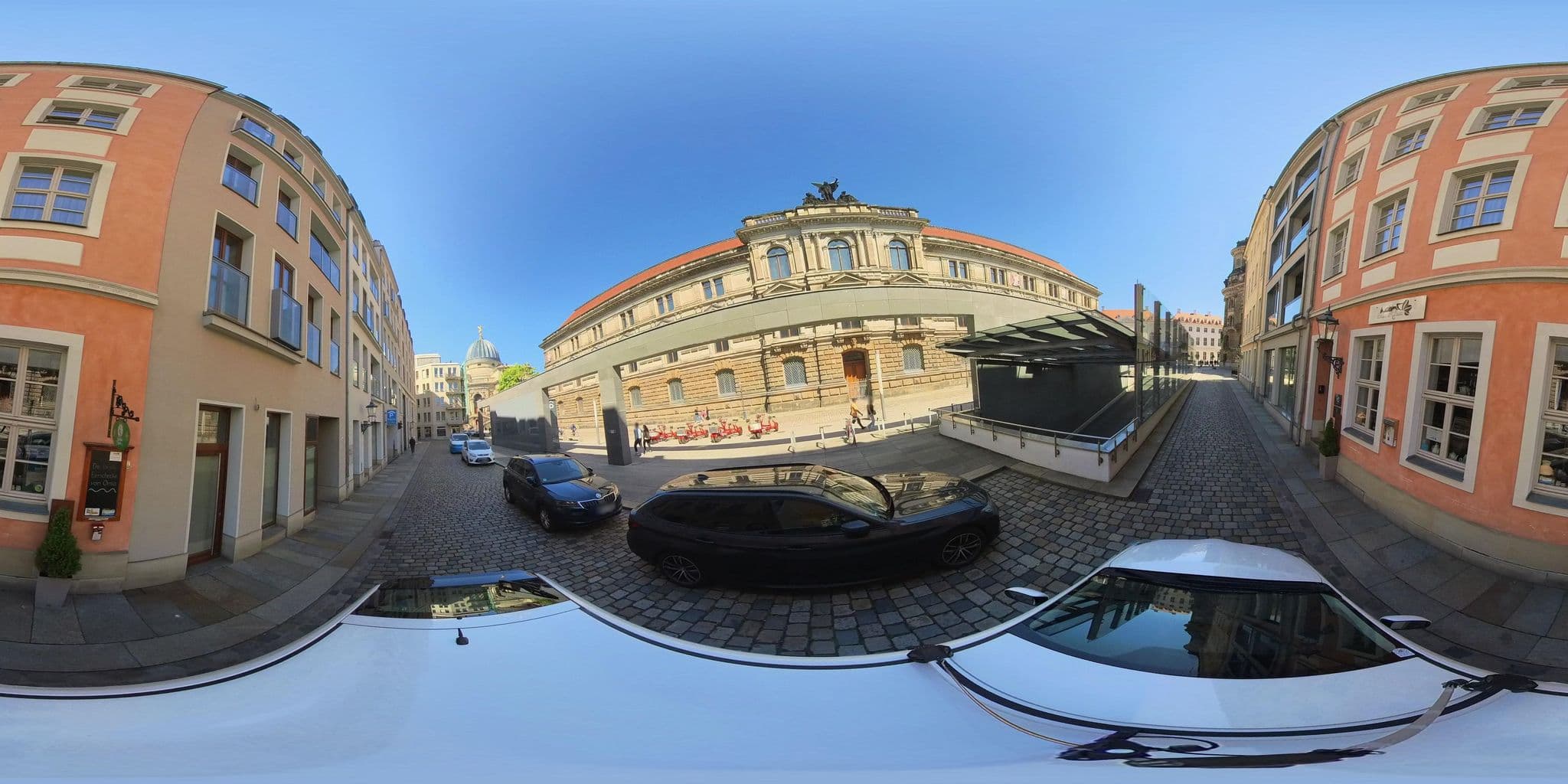 Street view near Dresden City Direkt | Ferienwohnungen + Apartments buchen, Dresden — © osmplus_org (CC BY-SA · Mapillary)