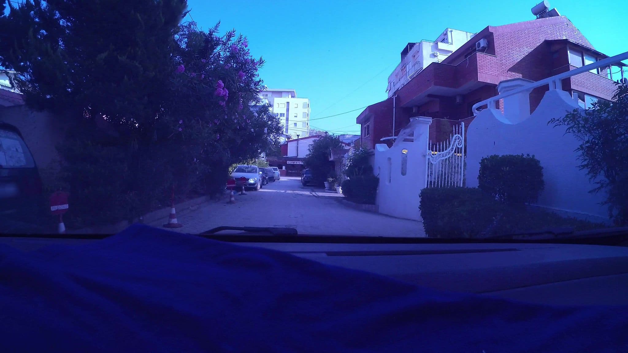 Street view near Vila Anna, Rrashbull — © kaart_3 (CC BY-SA · Mapillary)