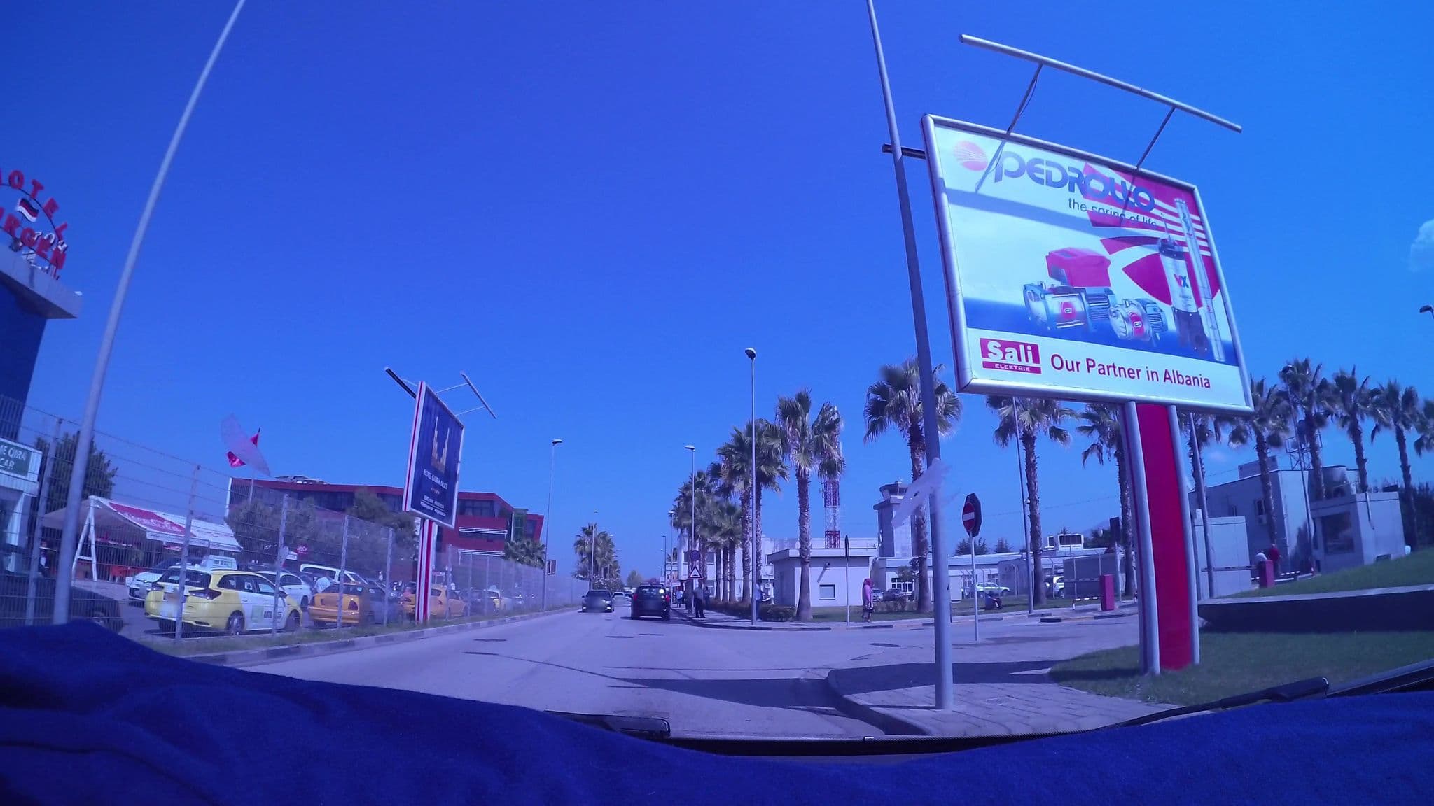 Street view near Jurgen Hotel, Nikël — © kaart_3 (CC BY-SA · Mapillary)
