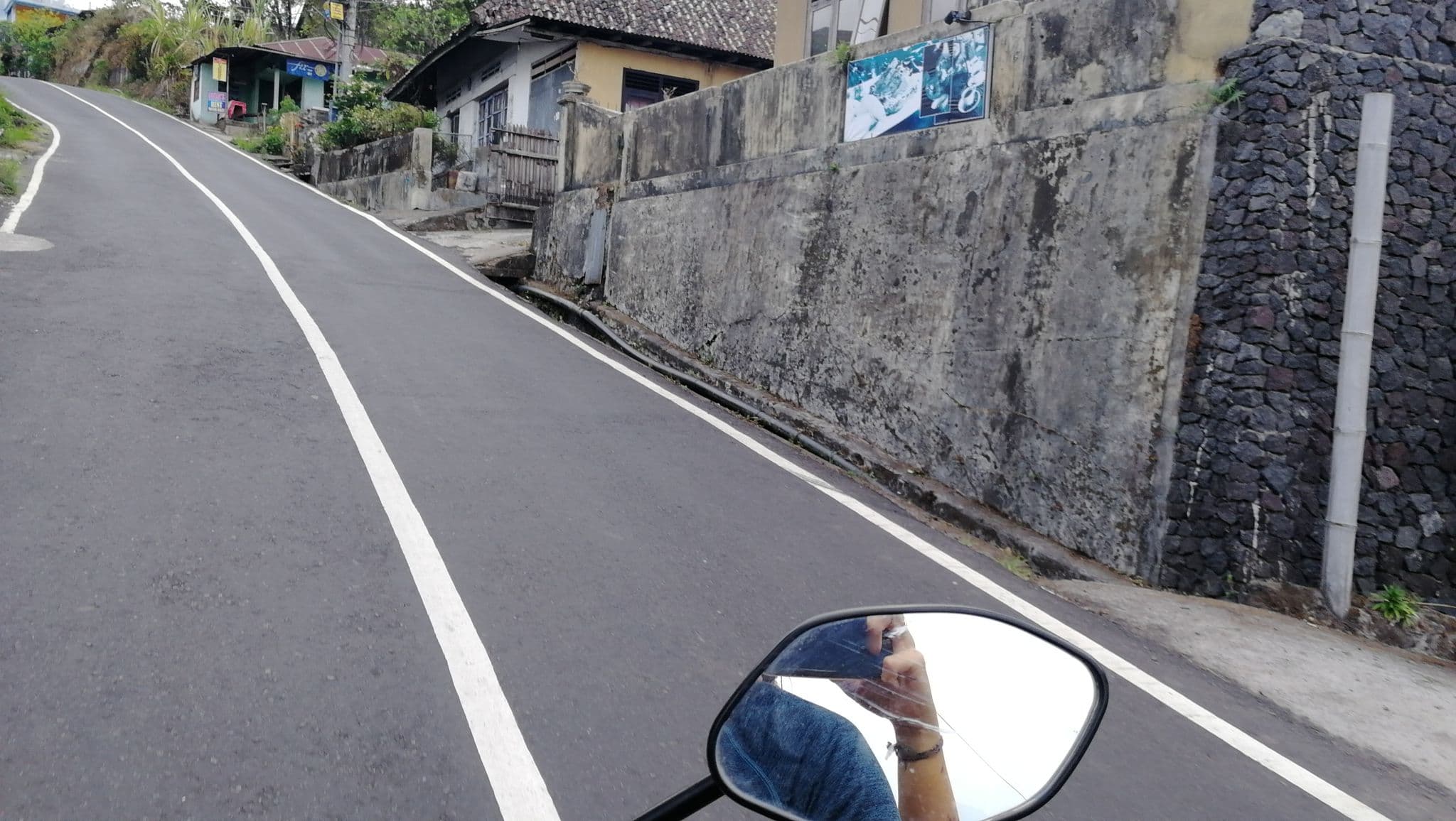 Street view near Taman sari guesthouse, Munduk — © thewayofmando (CC BY-SA · Mapillary)
