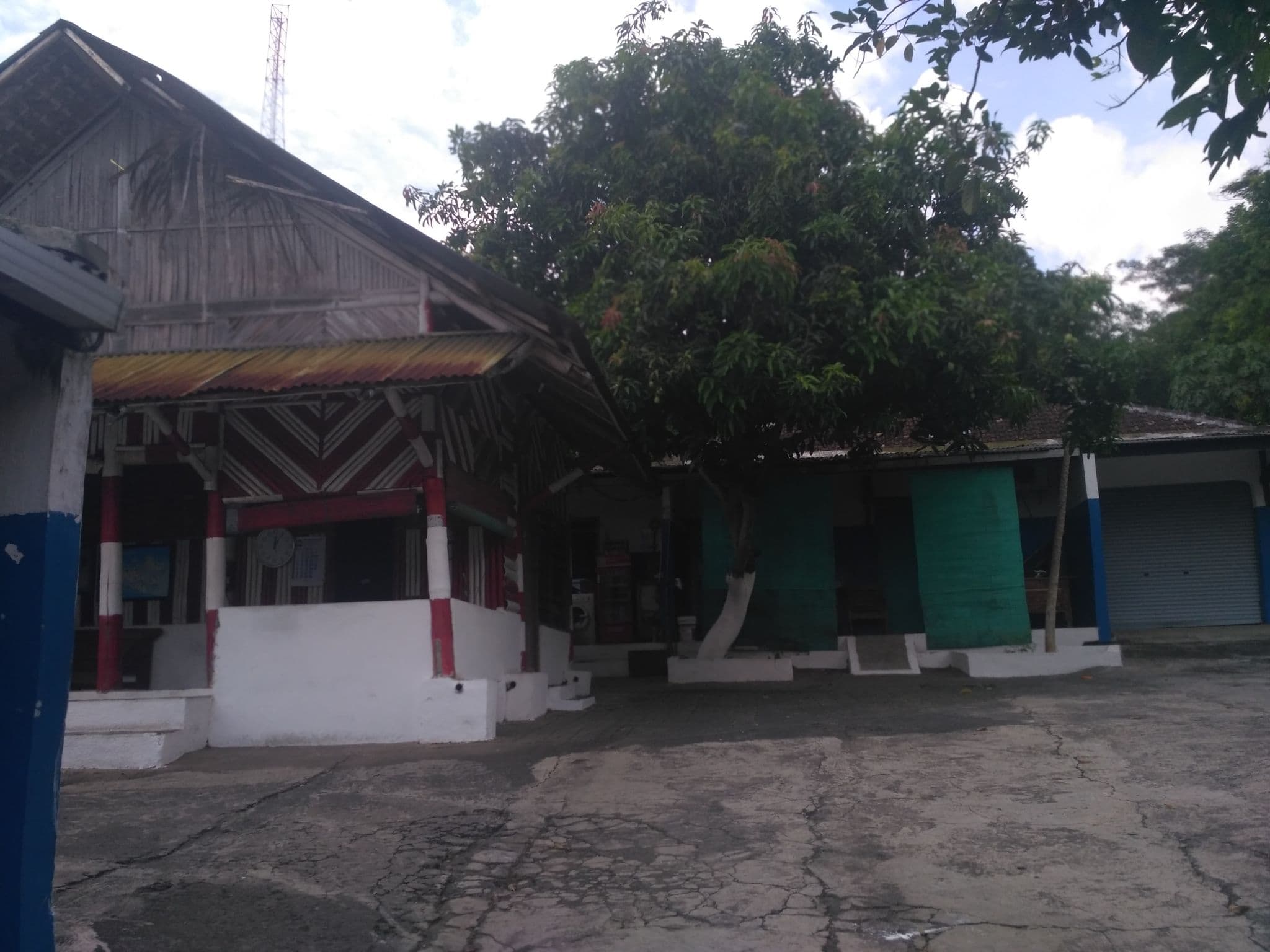 Street view near Hotel Bukit Indah, Ungaran — © nicolas_samosir (CC BY-SA · Mapillary)