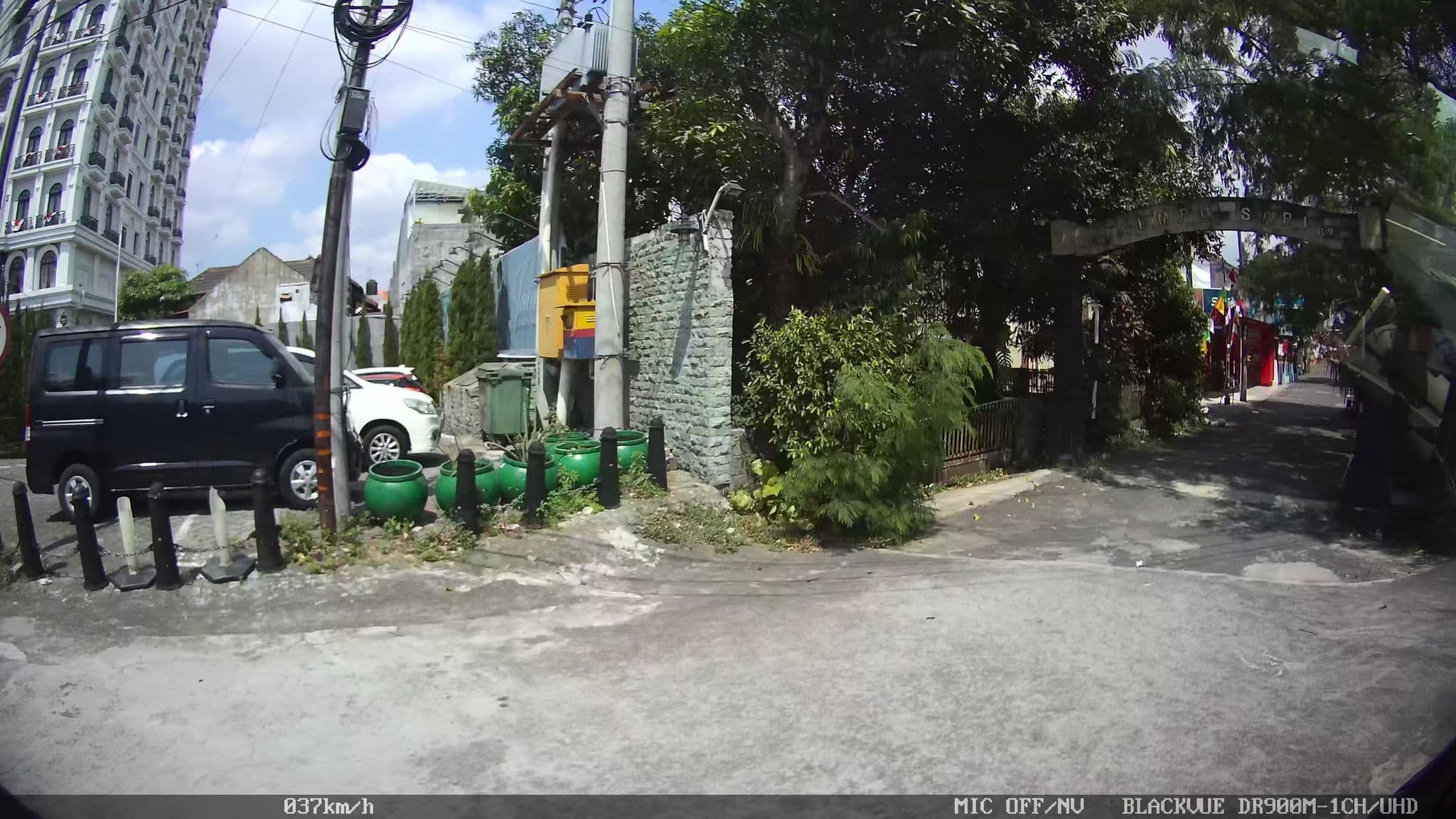 Street view near Hotel Lafayette, Melati