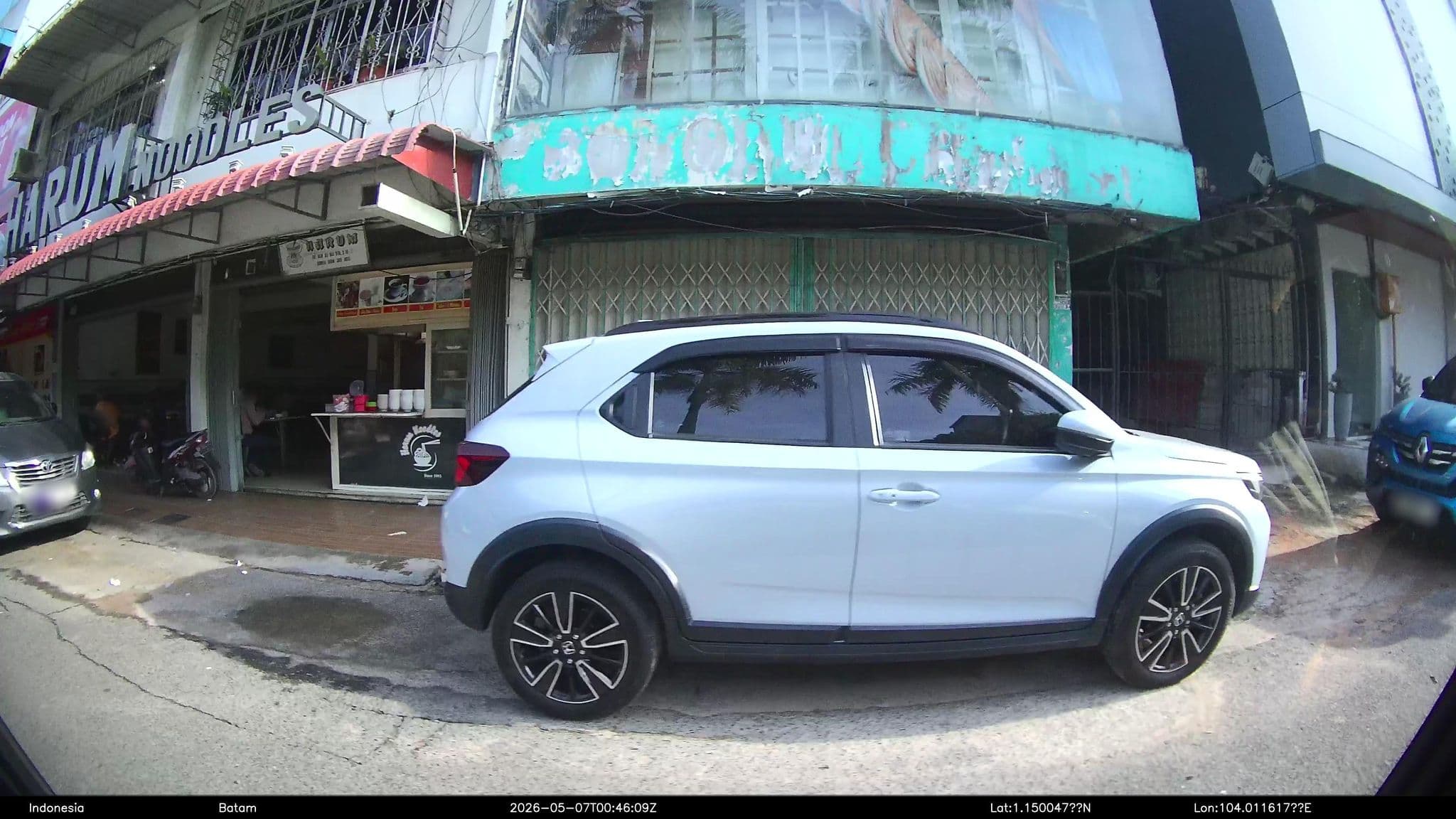 Street view near Pelita Inn, Batam