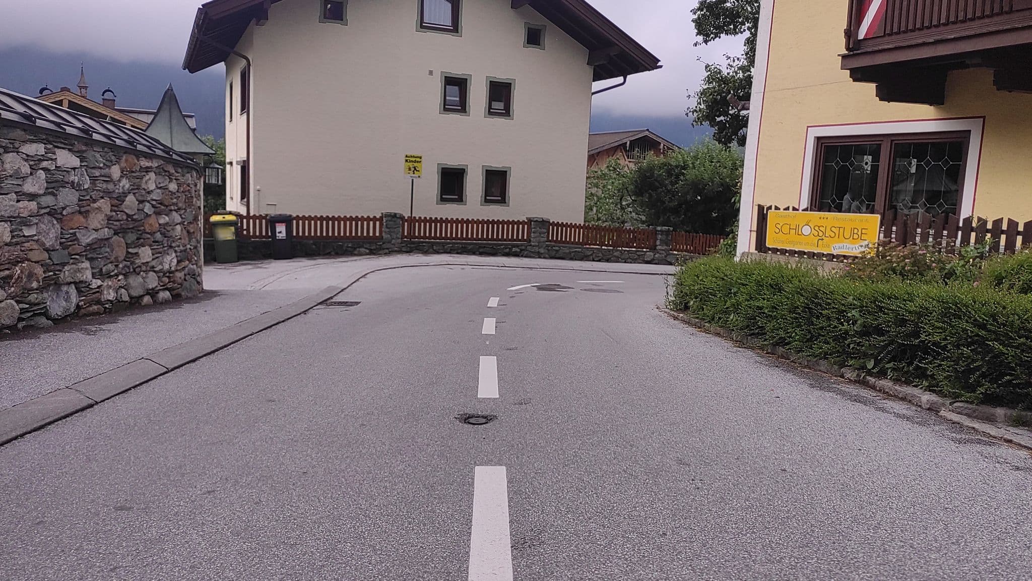 Street view near Schlösslstube, Stuhlfelden — © consens_verkehrsplanung (CC BY-SA · Mapillary)