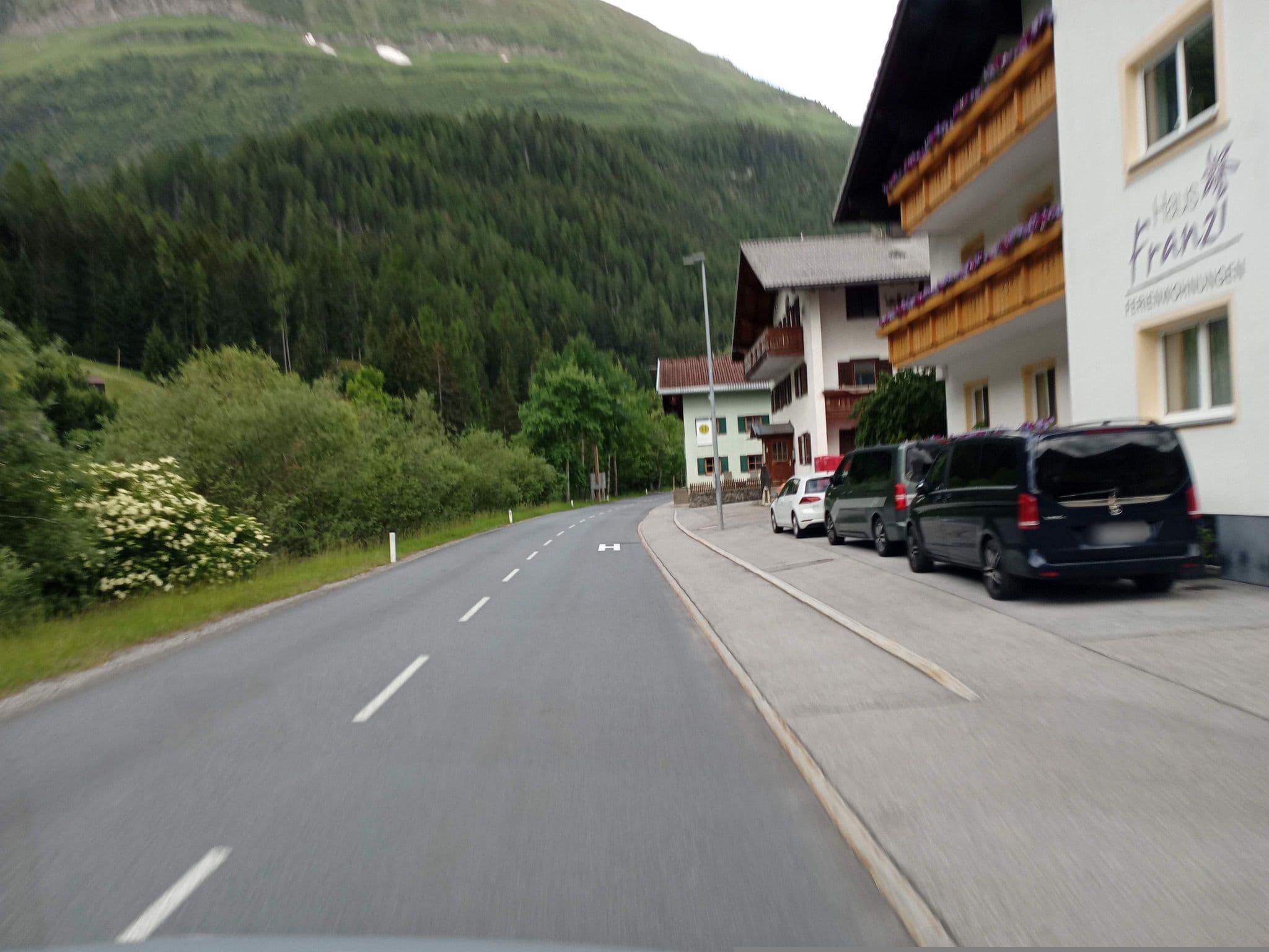 Street view near Lechblick, Pettneu
