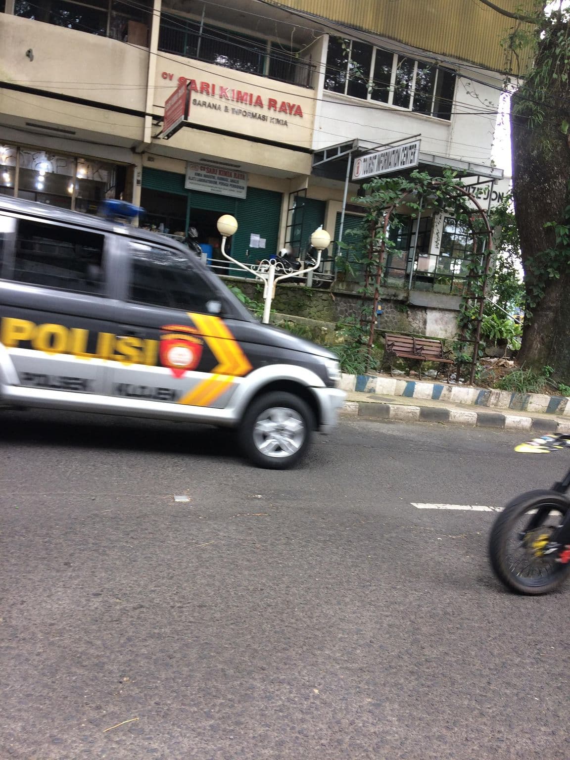 Street view near SO! Boutique Hostel, Malang — © maphunter_id (CC BY-SA · Mapillary)