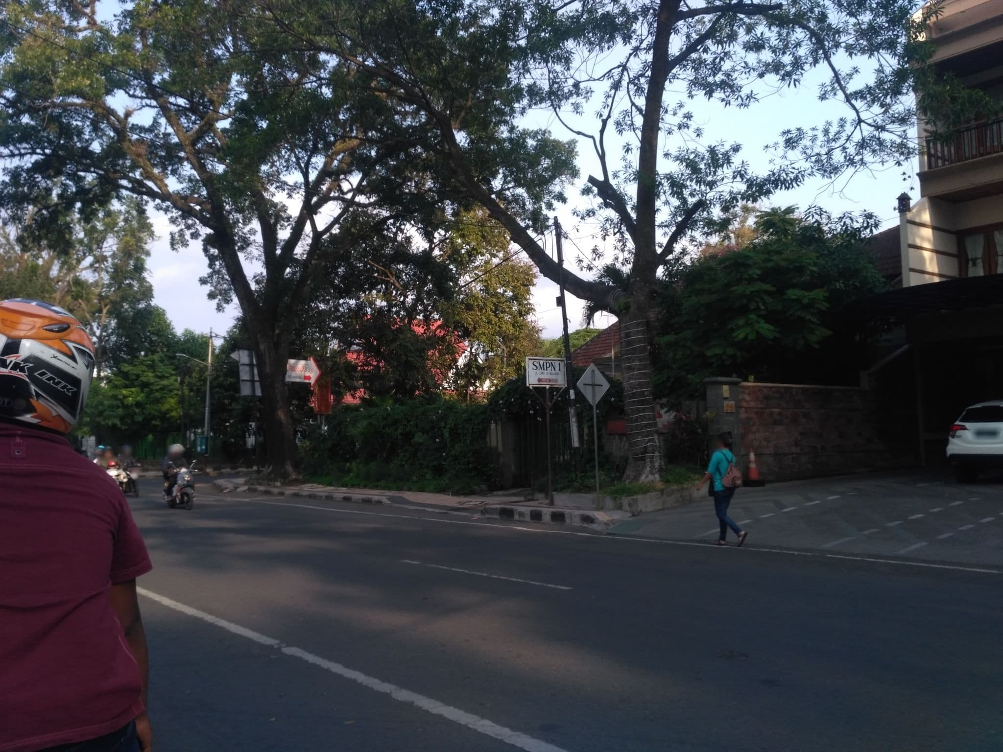 Street view near Kertanegara Premium Guest House, Malang — © adi_sucipto (CC BY-SA · Mapillary)