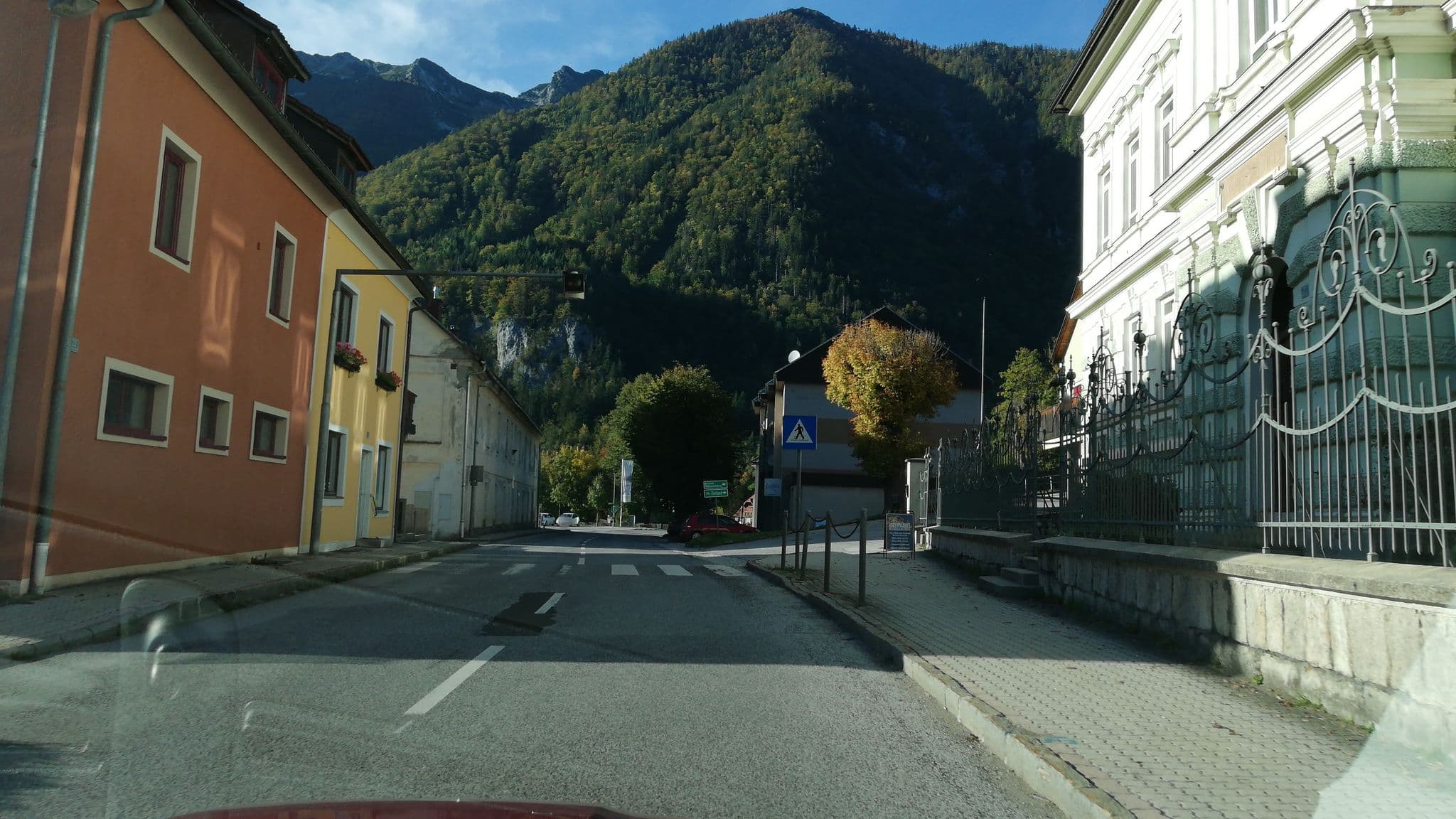 Street view near Alte Schule, Eisenerz — © gzin (CC BY-SA · Mapillary)