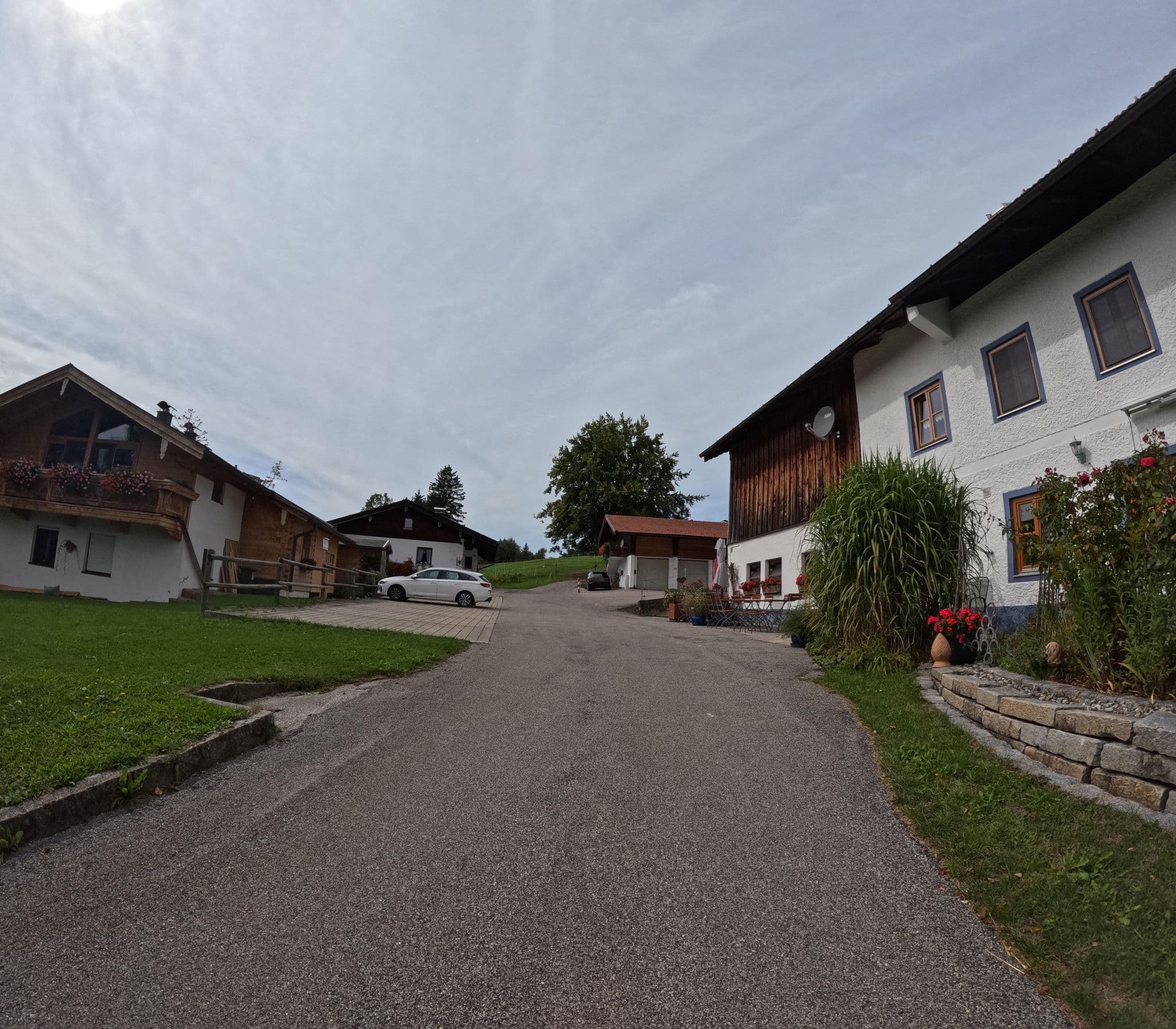 Street view near Hochgallinger Hof, Siegsdorf — © natebus (CC BY-SA · Mapillary)