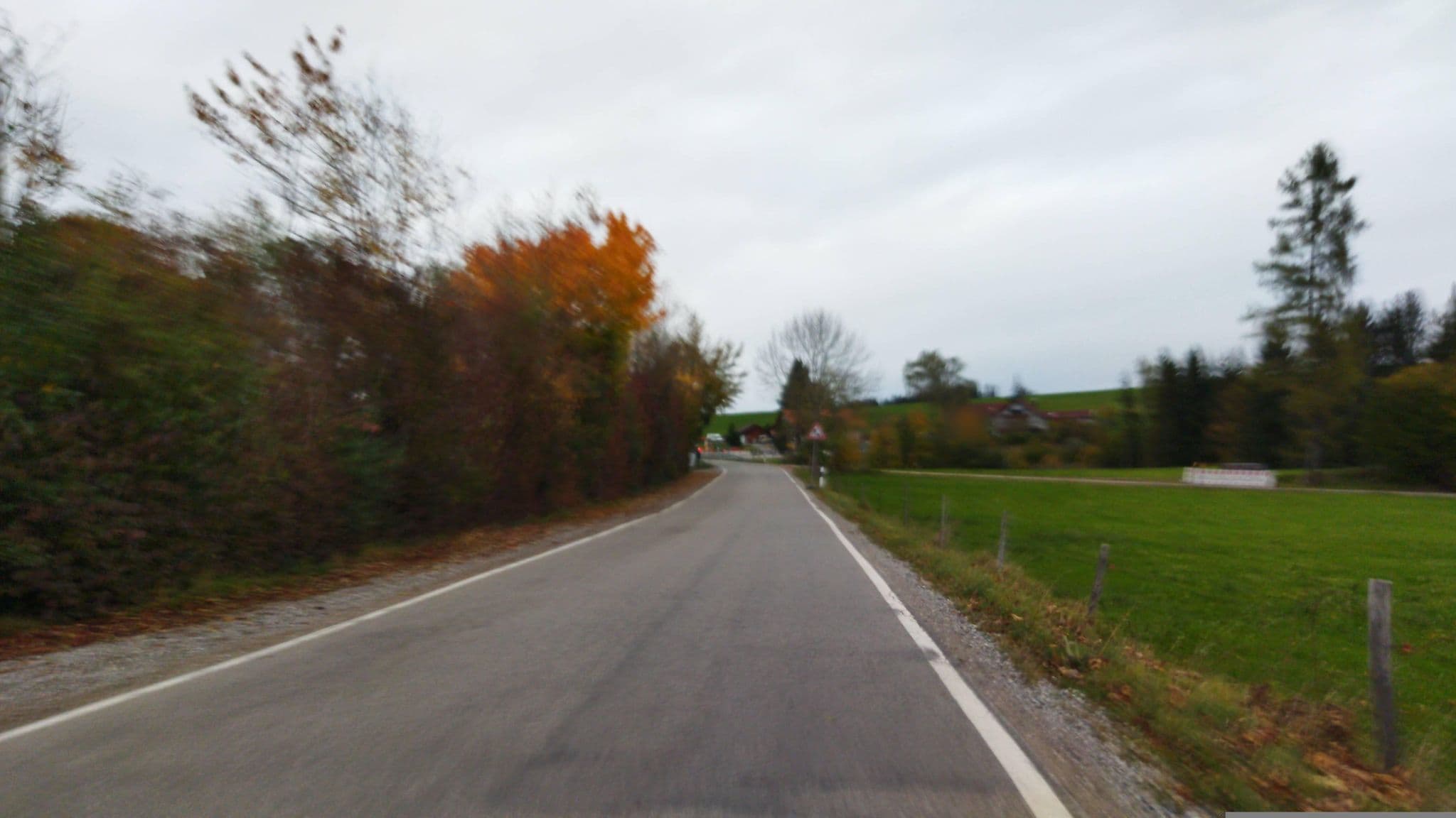 Street view near Parkplatz Schwaigsee, Wildsteig — © changchun1 (CC BY-SA · Mapillary)