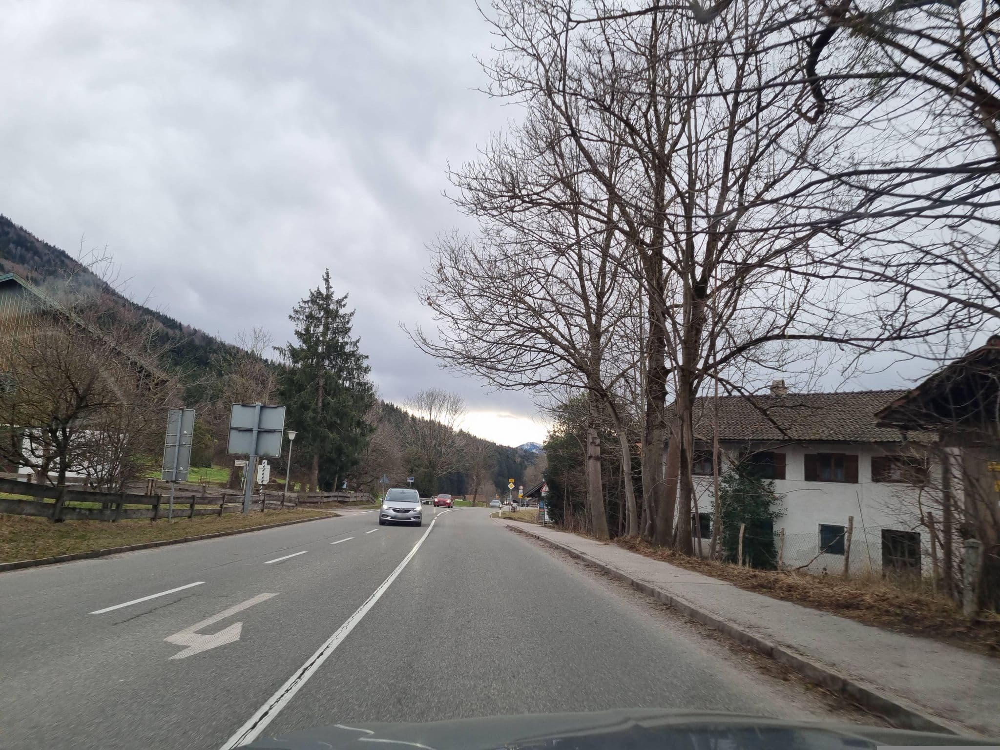 Street view near Ferienwohnung Asenhof, Bad Heilbrunn — © dsmm (CC BY-SA · Mapillary)