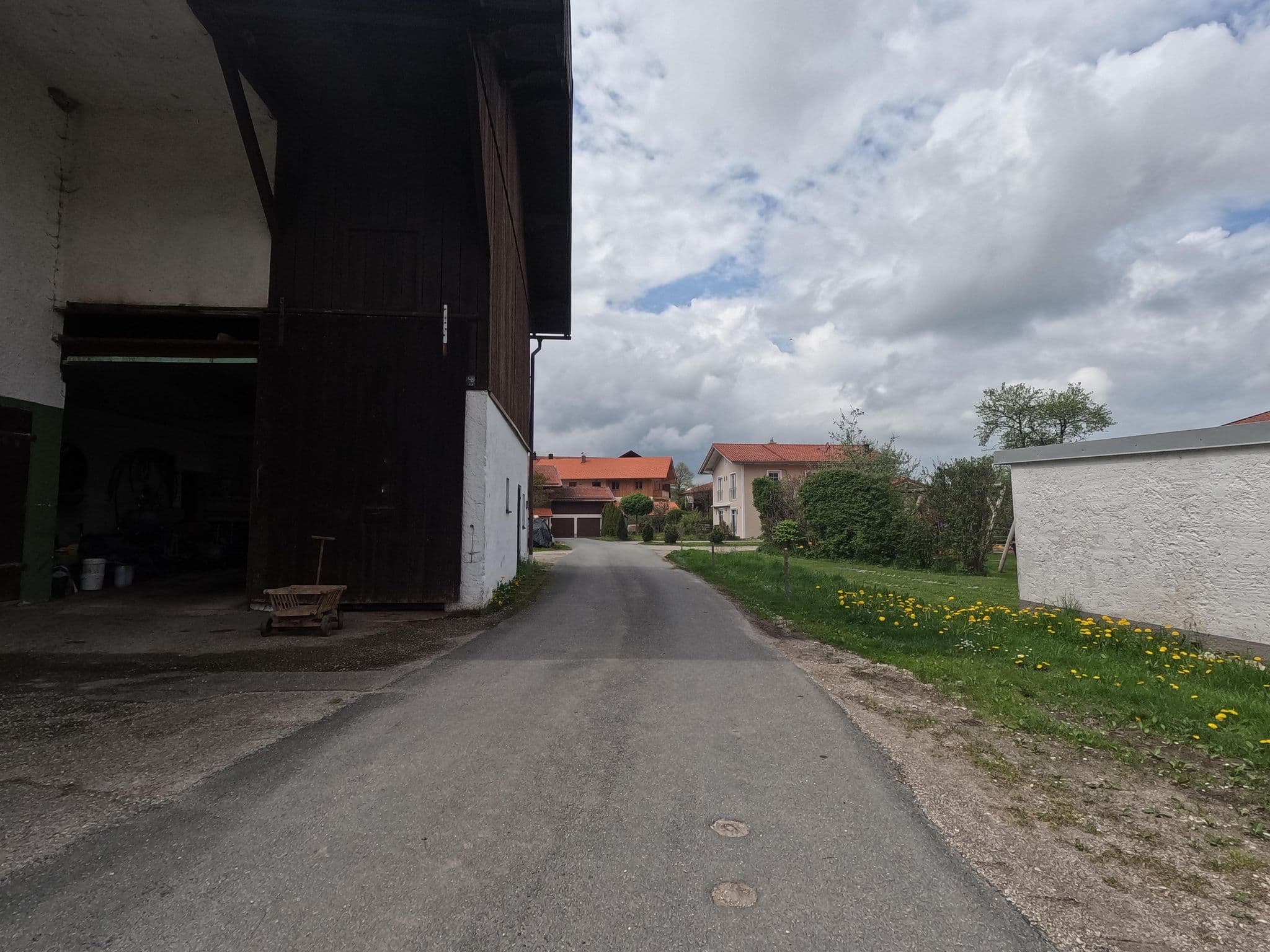 Street view near Bauernhof Pension Hashof und Gästehaus, Siegsdorf — © natebus (CC BY-SA · Mapillary)