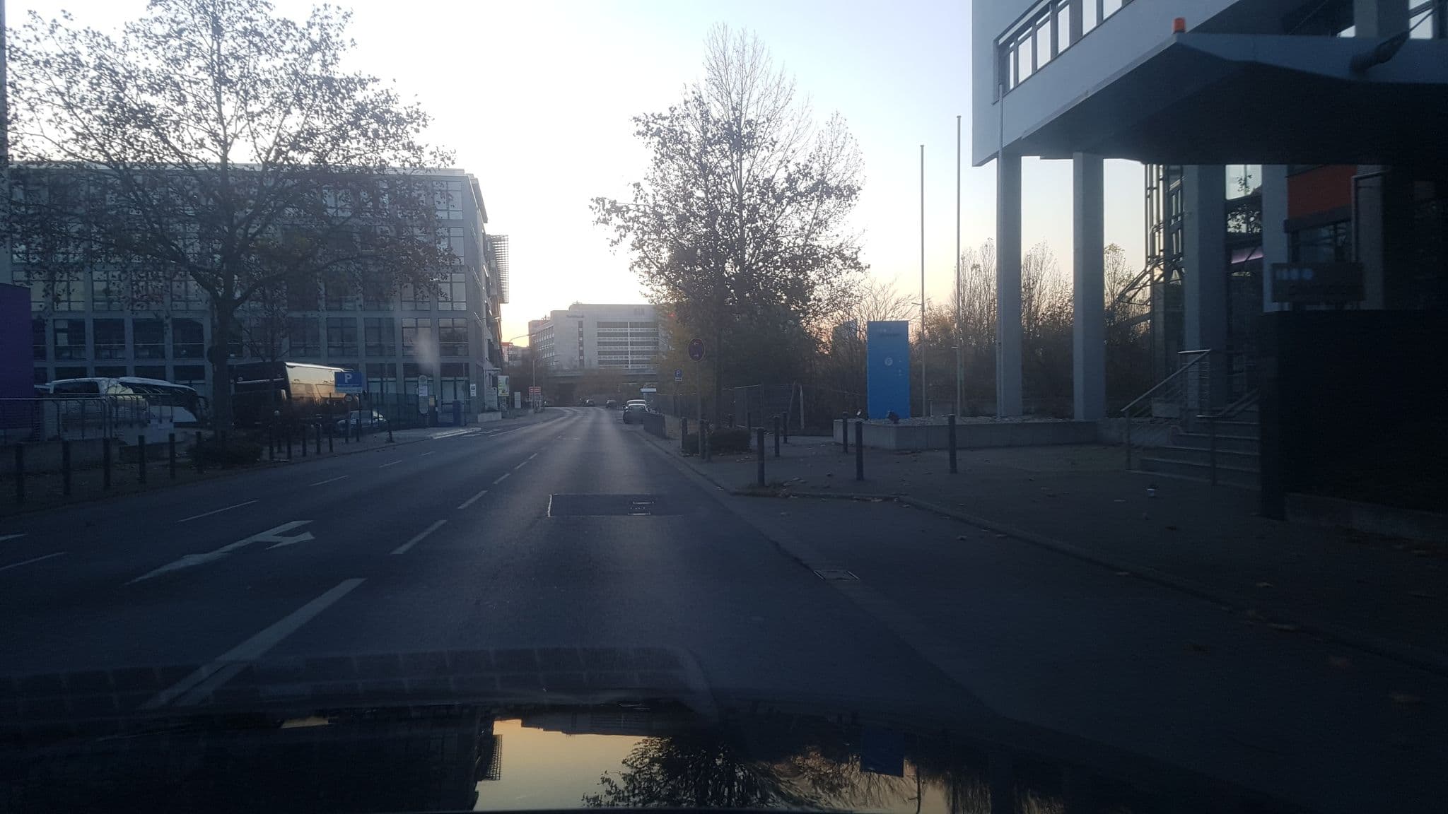 Street view near B&B Hotel Kaiserlei, Offenbach — © rjrrjr3 (CC BY-SA · Mapillary)