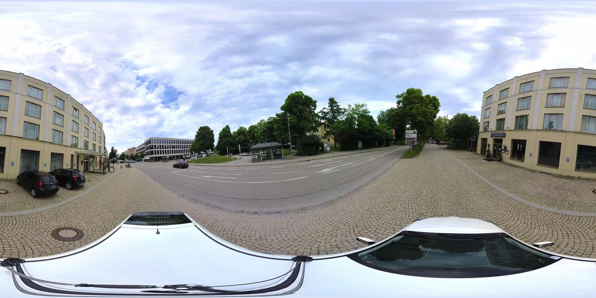 Street view near Hotel Glöcklhofer, Burghausen — © osmplus_org (CC BY-SA · Mapillary)