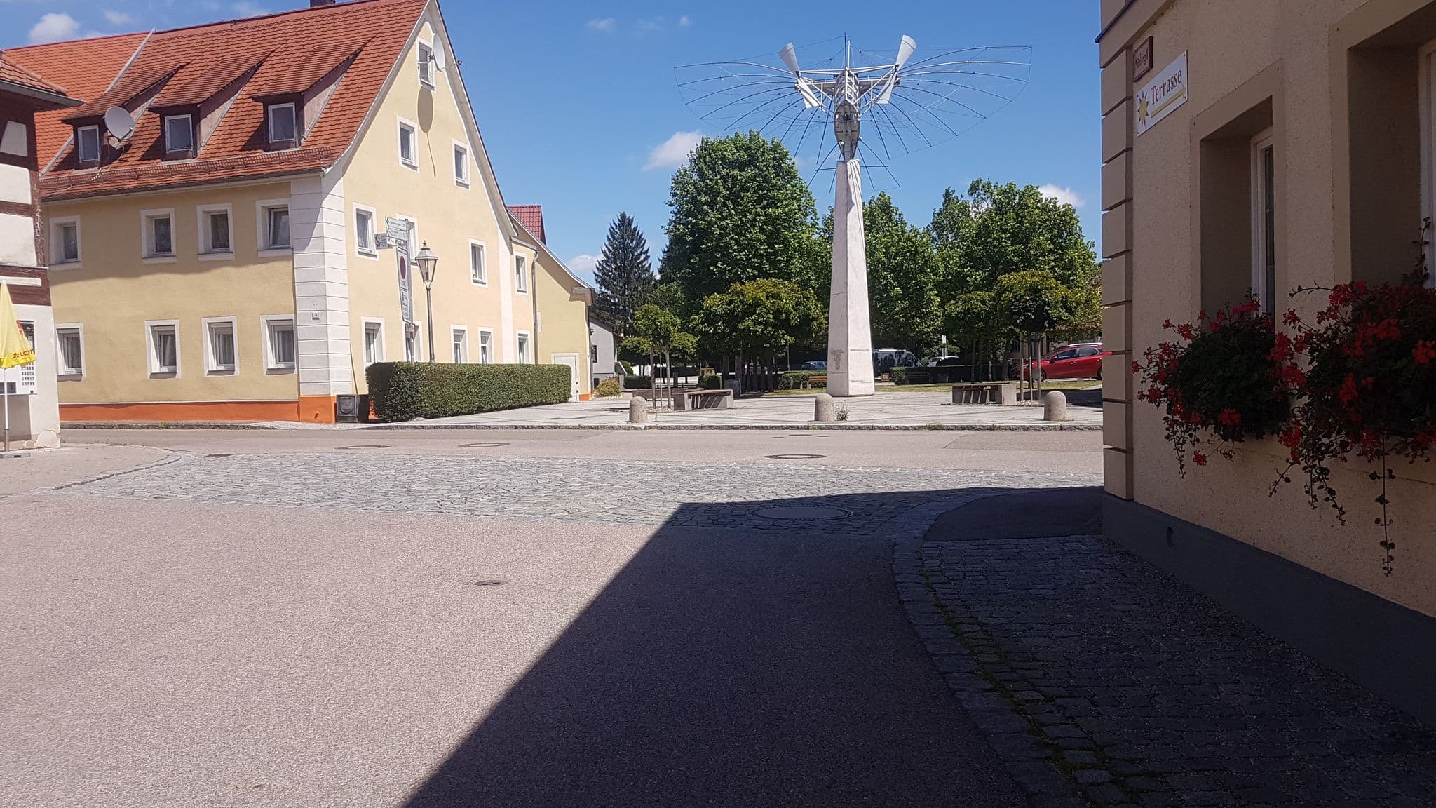 Street view near Neue Post, Leutershausen — © changchun1 (CC BY-SA · Mapillary)