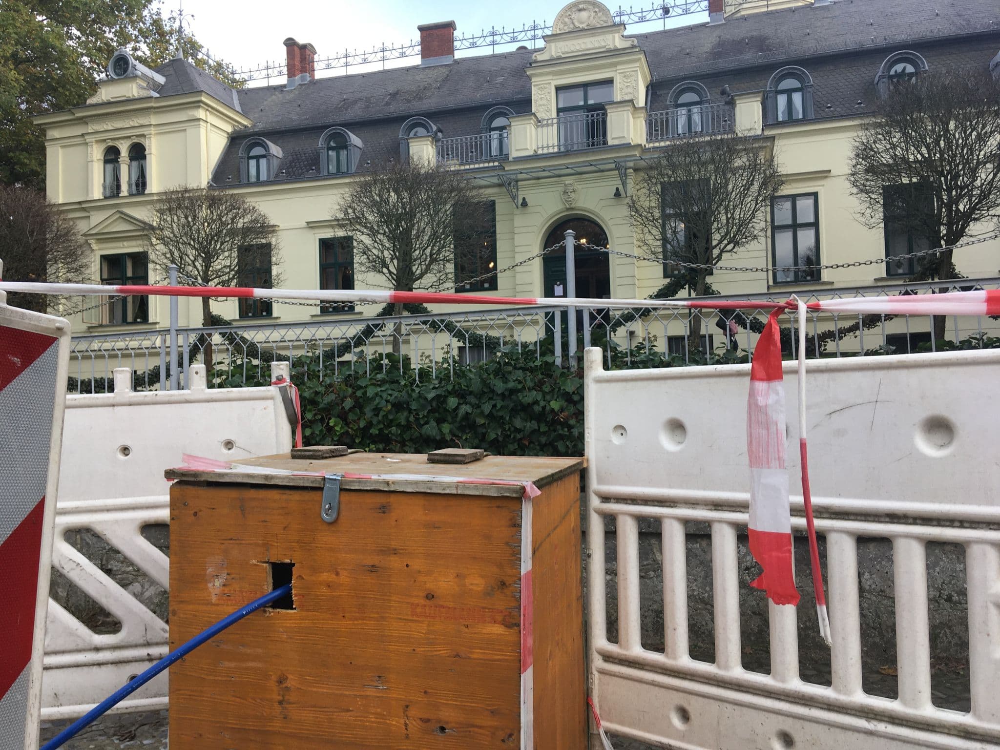 Street view near Schloss Britz, Britz — © eserte (CC BY-SA · Mapillary)
